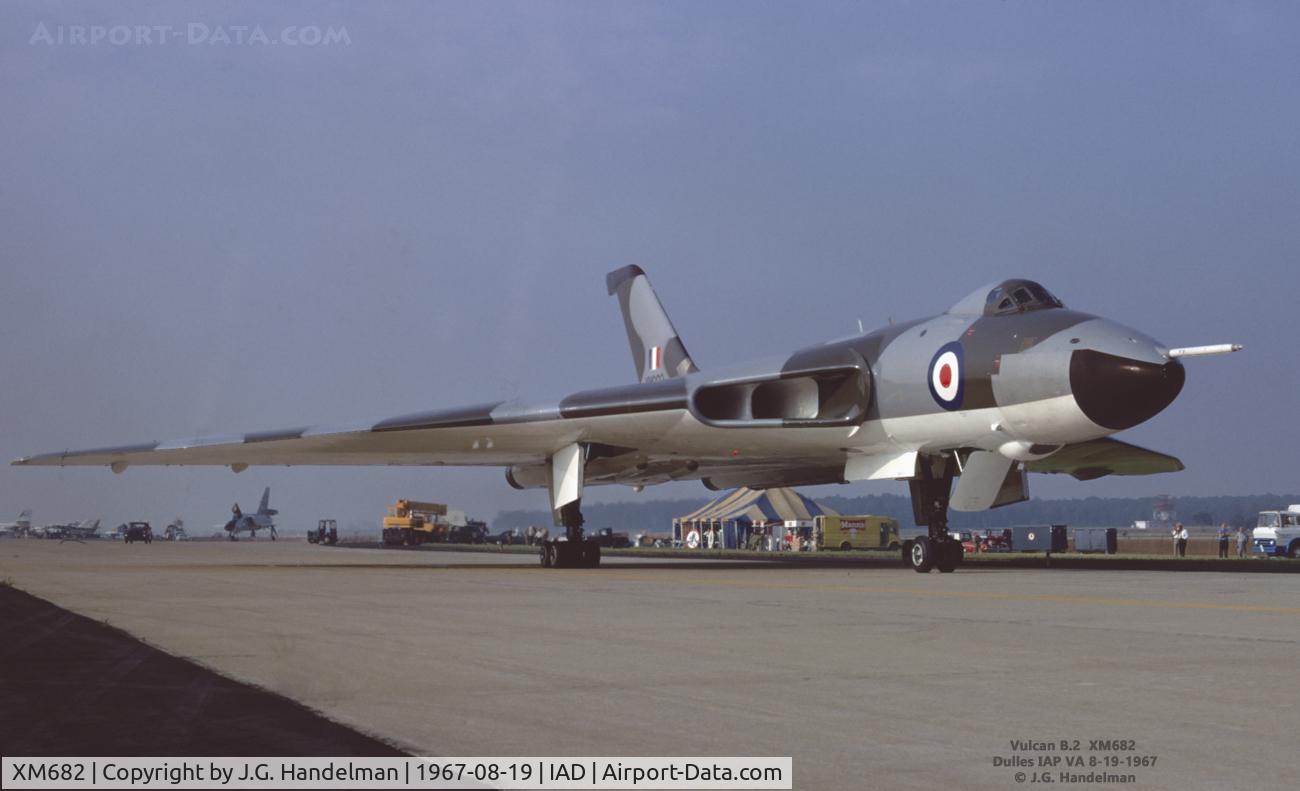 XM682, Avro Vulcan B.2 C/N XM682, At Dulles IAP VA.