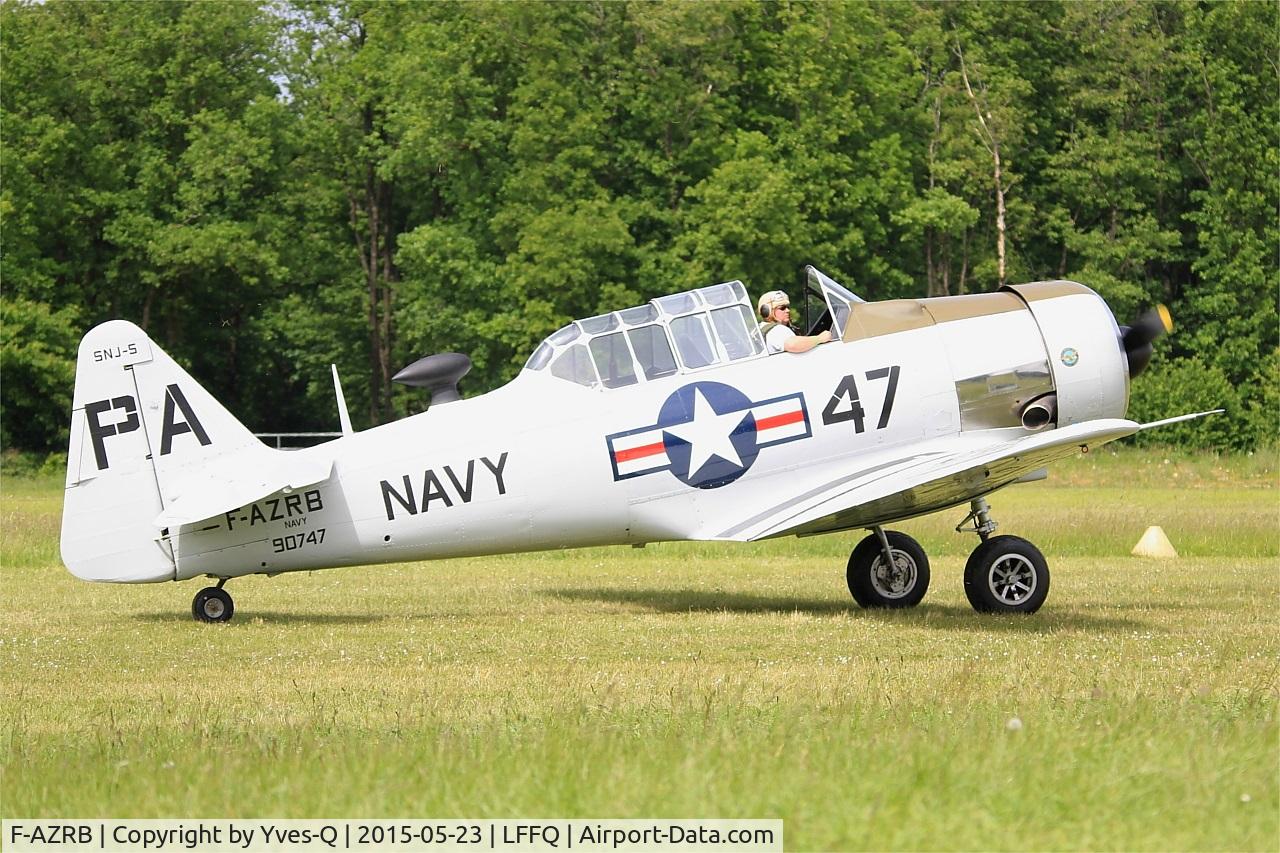 F-AZRB, North American SNJ-5 Texan Texan C/N 88-17955, North American SNJ-5 Texan, Taxiing to parking area, La Ferté-Alais airfield (LFFQ) Airshow 2015