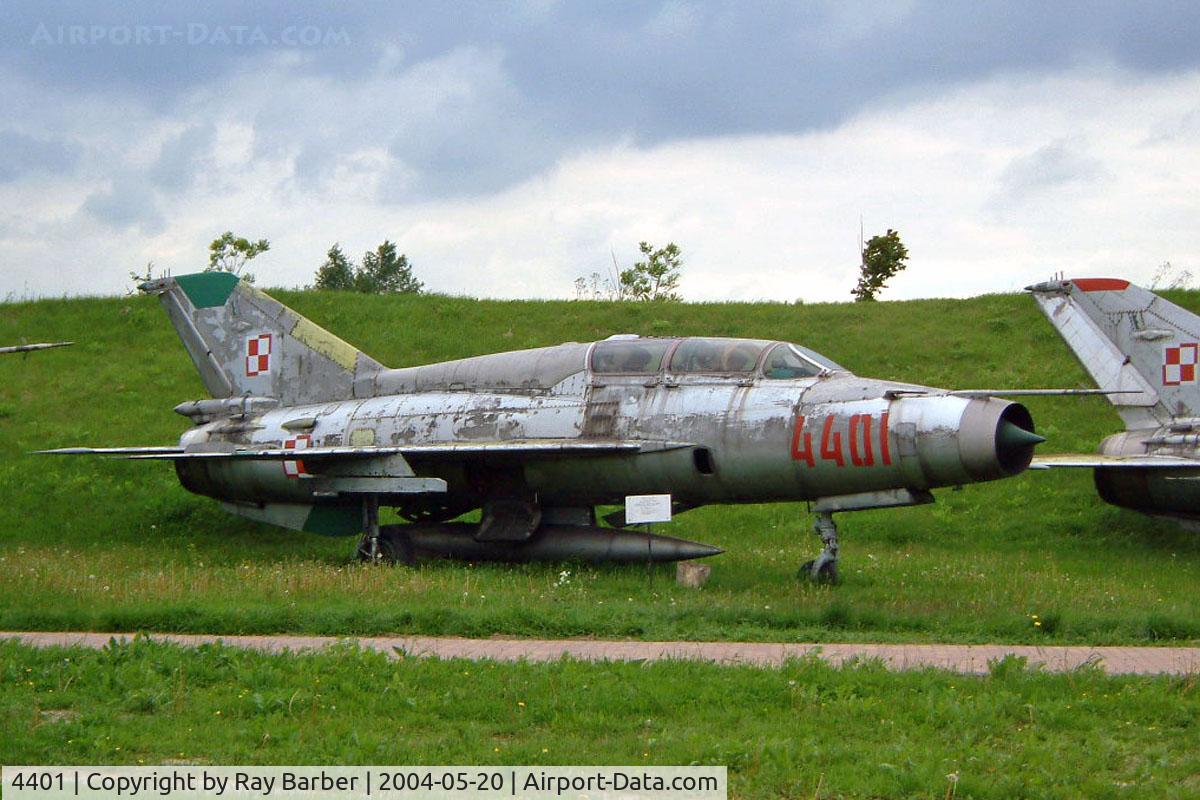 4401, Mikoyan-Gurevich MiG-21US Fishbed C/N 01685144, 4401   Mikoyan-Gurevich MiG-21US Fishbed [01685144] (Ex Polish Air Force) Krakow Museum-Malopolskie~SP 20/05/2004