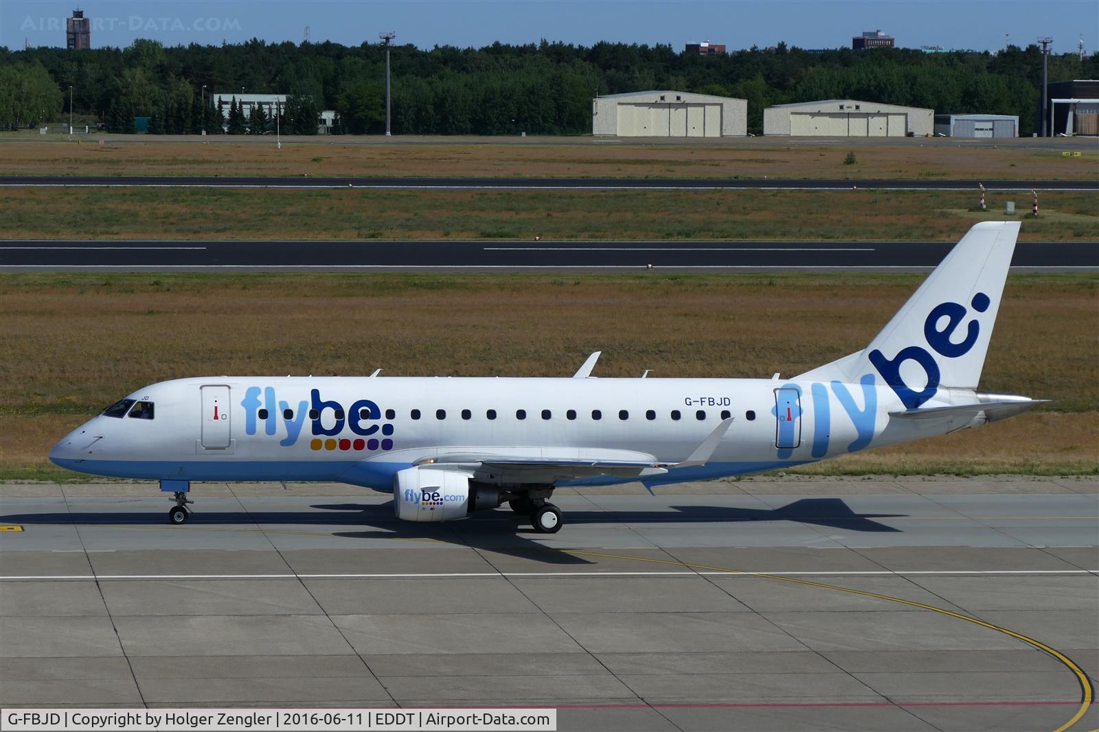 G-FBJD, 2011 Embraer 175STD (ERJ-170-200) C/N 17000329, TXL waving good bye tour no.4 since 2011