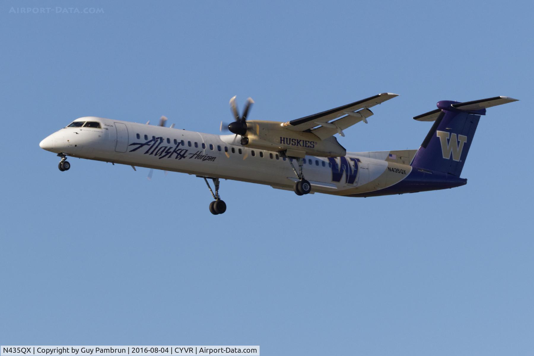 N435QX, 2008 Bombardier DHC-8-402 Dash 8 C/N 4232, Landing