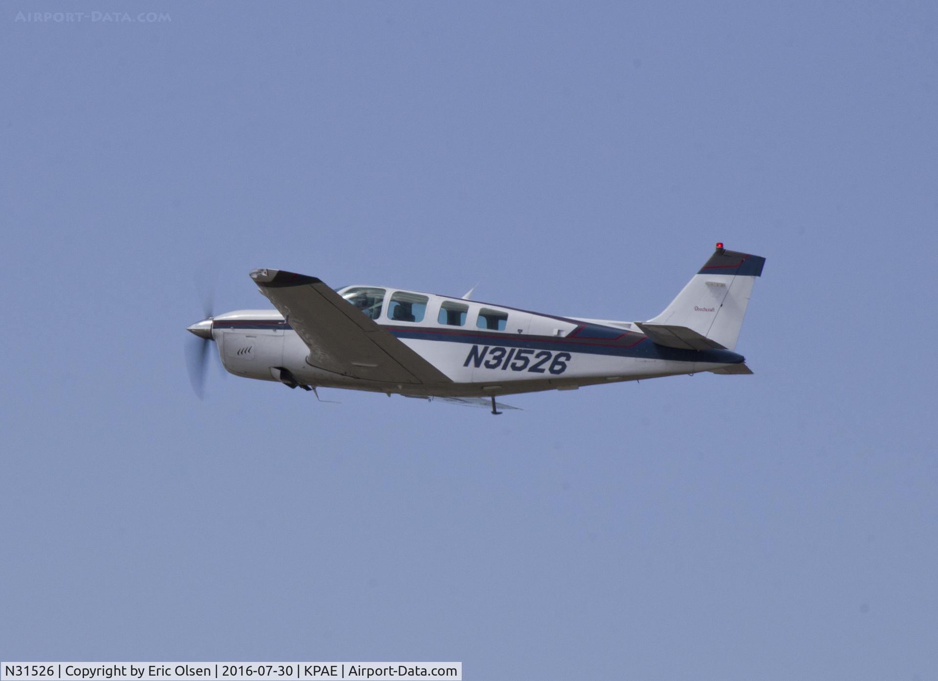 N31526, 1989 Beech A36 Bonanza 36 C/N E-2487, Beech A36 leaving Paine Field, WA.