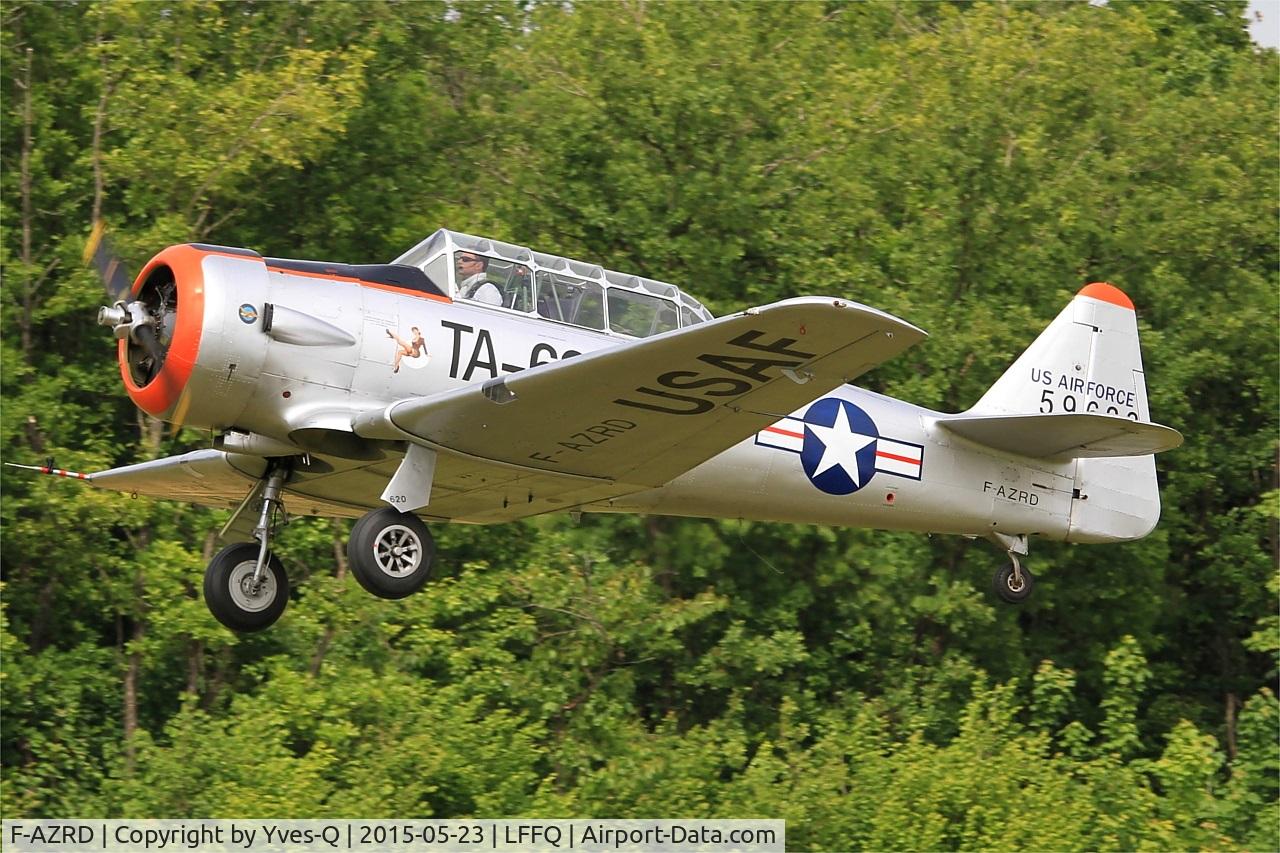 F-AZRD, 1943 North American AT-6D Harvard III C/N 88-14510 (42-44467), North American AT-6D Harvard III, Take off rwy 28, La Ferté-Alais airfield (LFFQ) Airshow 2015