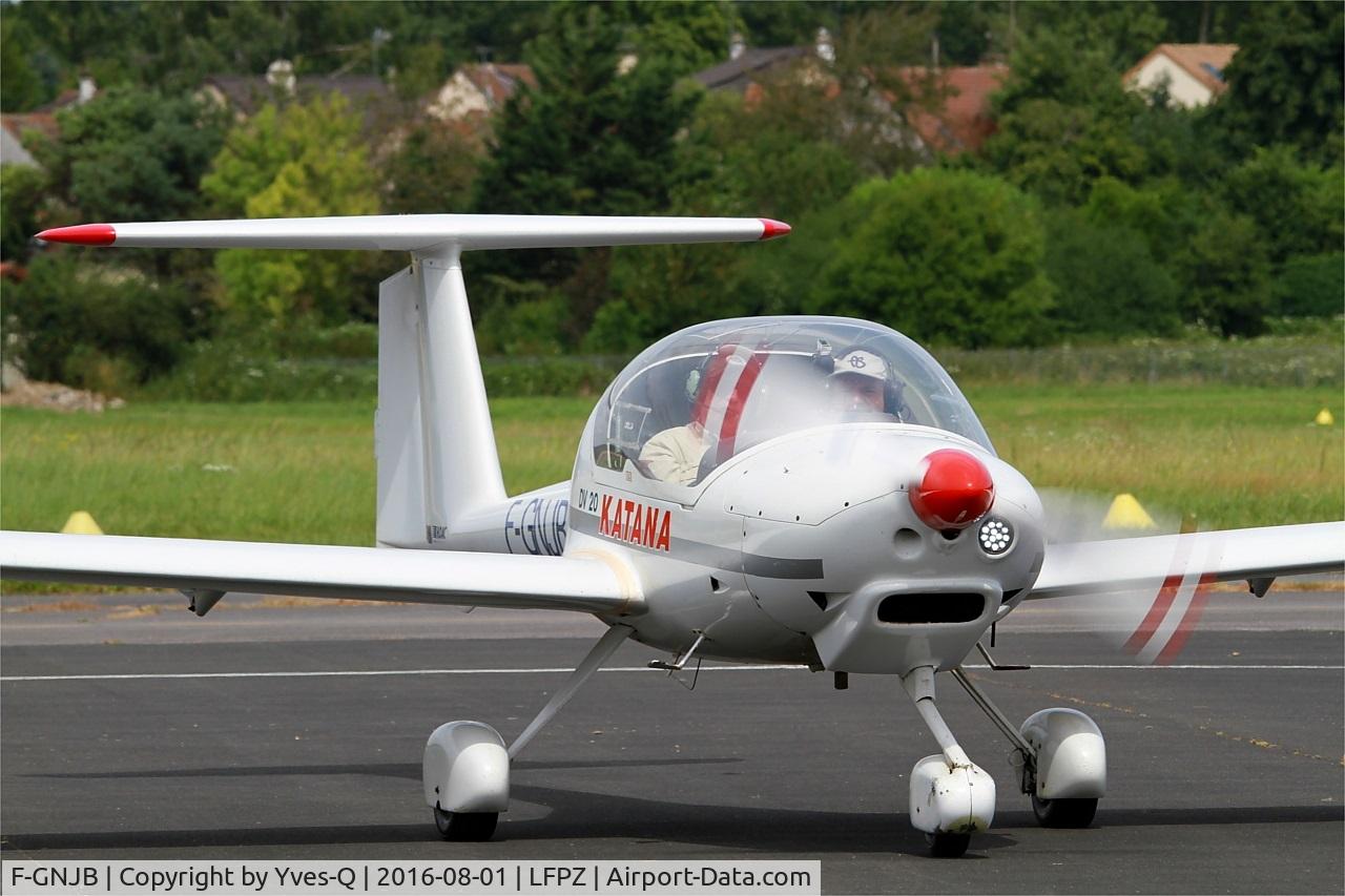F-GNJB, HOAC DV-20 Katana C/N 20076, HOAC DV-20 Katana, Taxiing to parking area, Saint-Cyr-l'École Airfield (LFPZ-XZB)