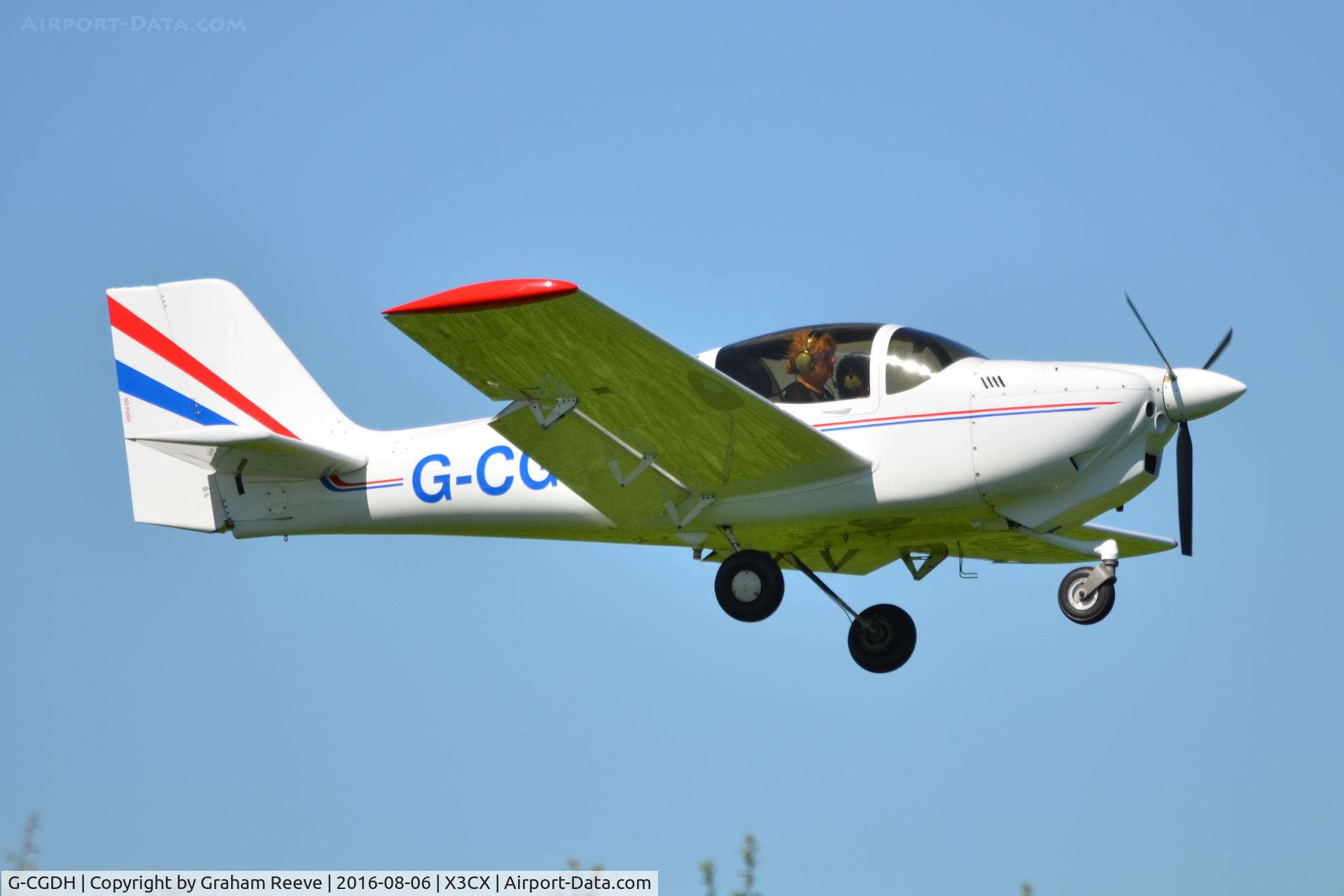 G-CGDH, 2004 Europa XS Tri-Gear C/N PFA 247-13746, Landing at Northrepps.