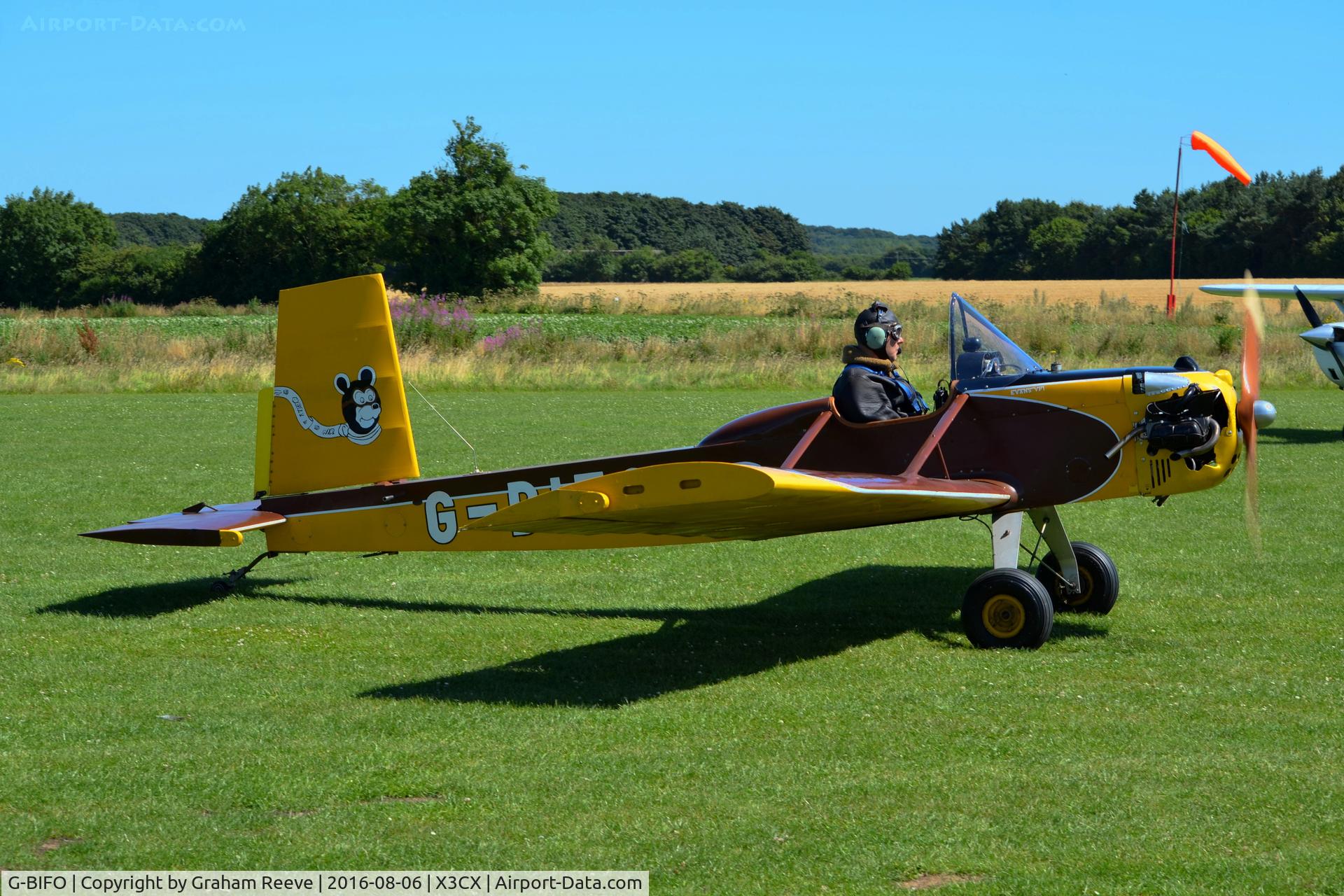 G-BIFO, 1982 Evans VP-1 Volksplane C/N PFA 062-10411, Just landed at Northrepps.