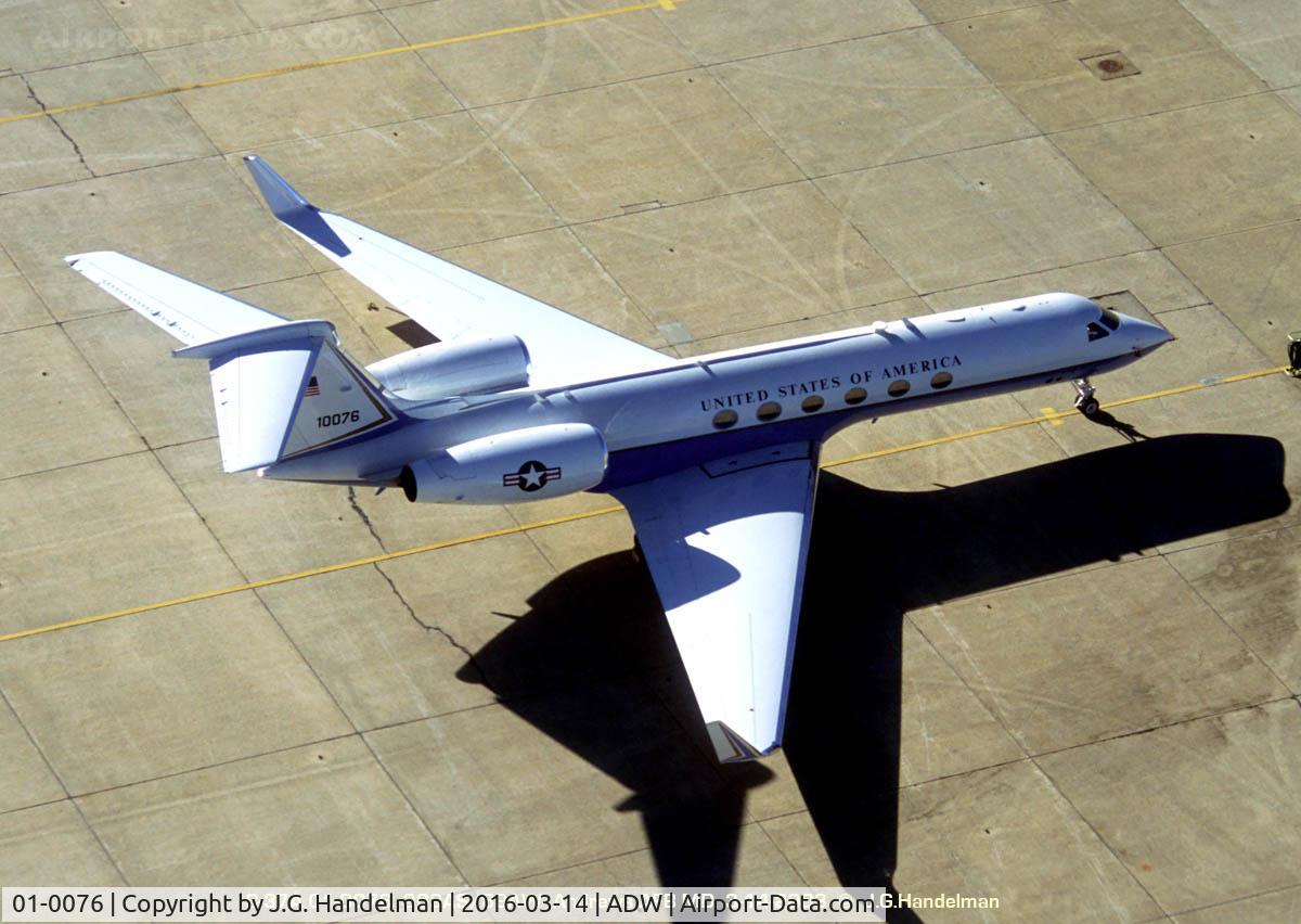01-0076, 2001 Gulfstream Aerospace C-37A (G-V) C/N 645, Taken from a UH-1N.