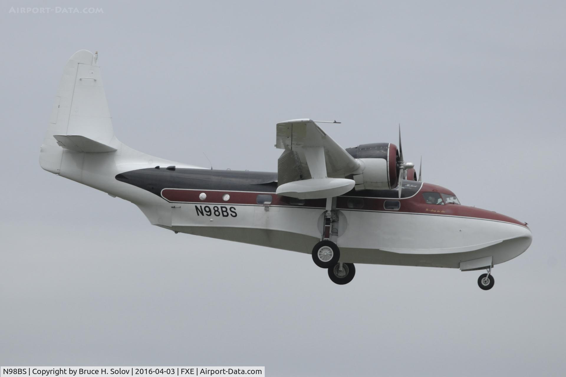 N98BS, 1947 Grumman G-73 Mallard C/N J-18, approach to FXE