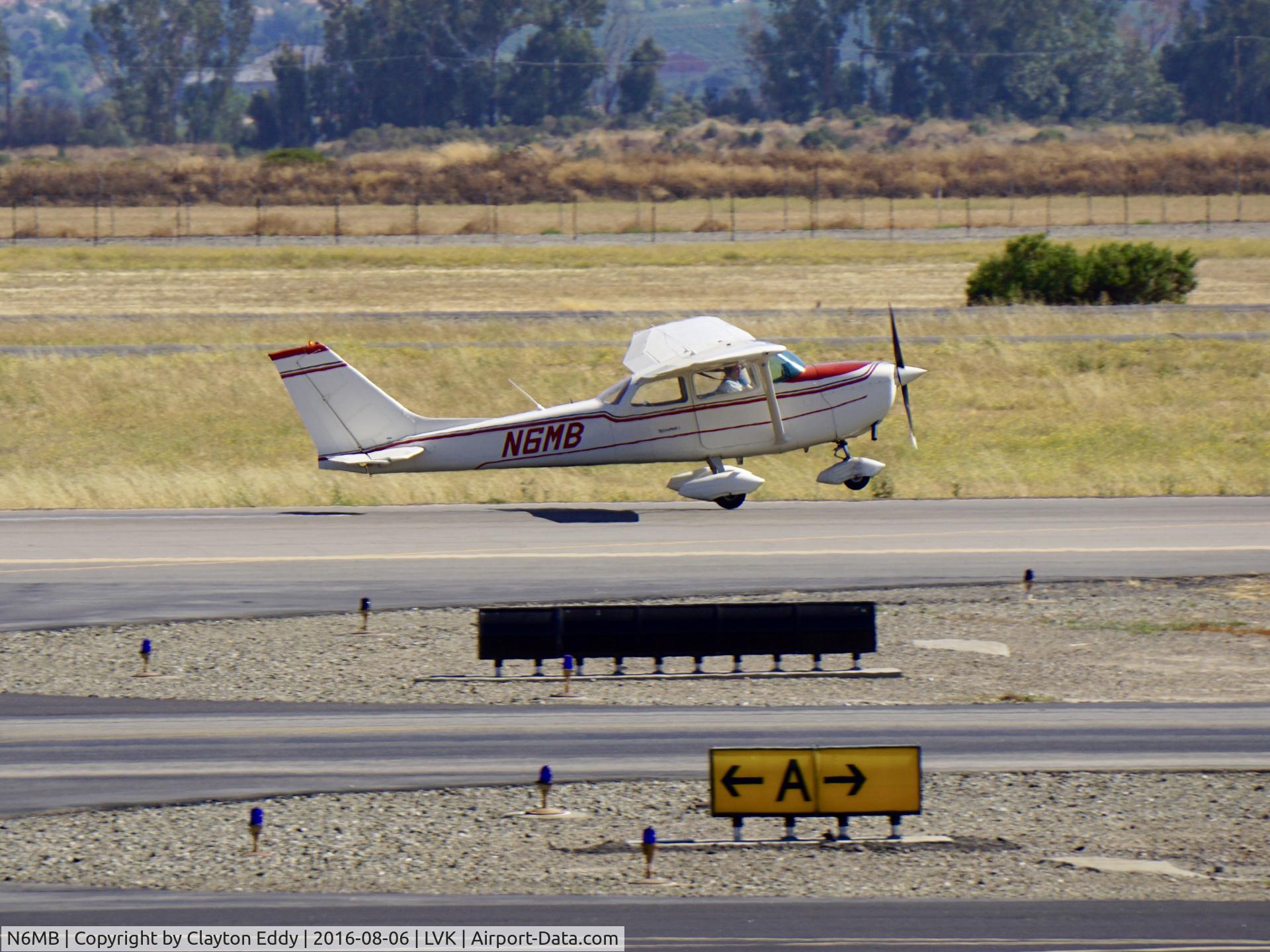 N6MB, 1968 Cessna 172K Skyhawk C/N 17257279, N6MB departing 25R at Livermore Airport.