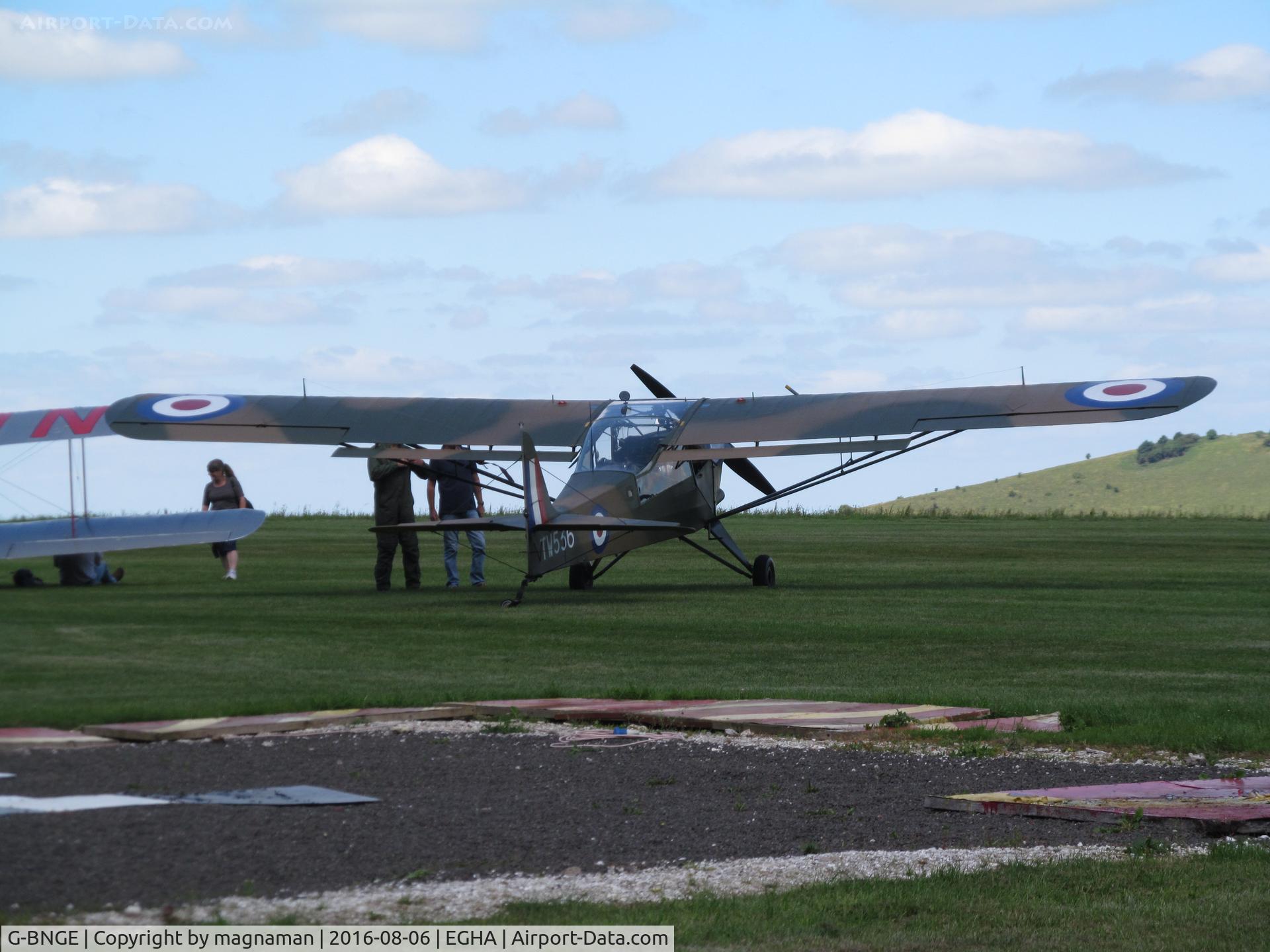 G-BNGE, 1946 Auster AOP.6 C/N 1925, at compton