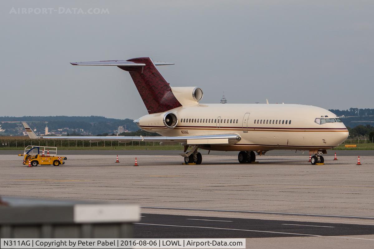 N311AG, 1971 Boeing 727-17 C/N 20512, Mr Gettys 727 parked since a view days here in Linz
