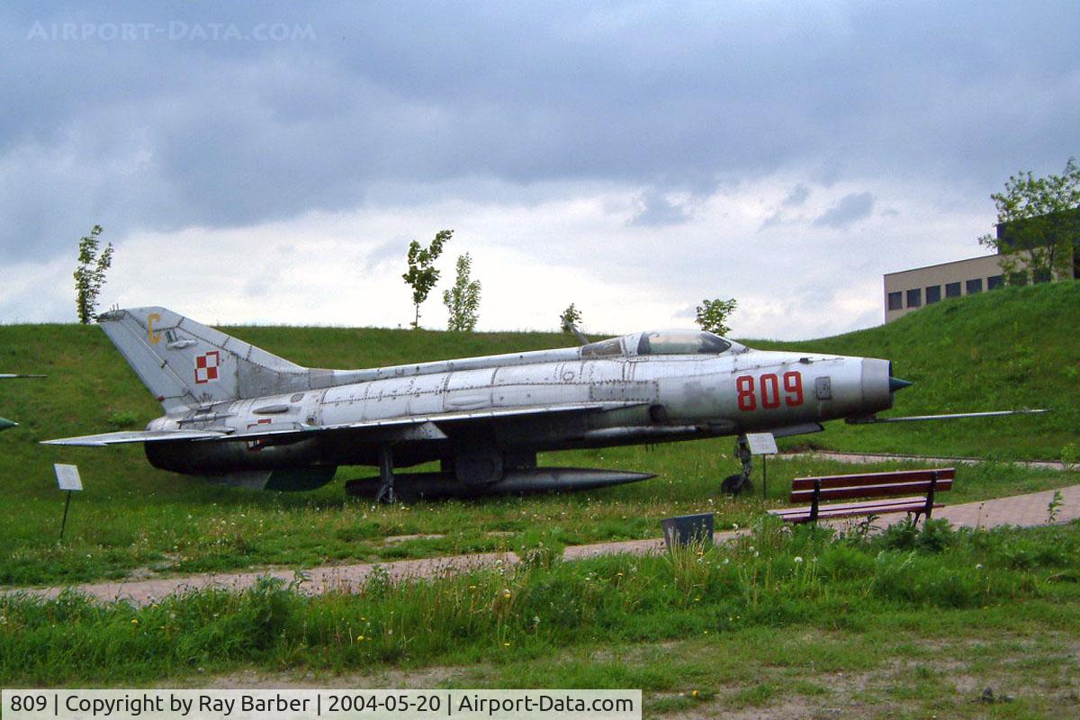 809, Mikoyan-Gurevich MiG-21F-13 C/N 740809, Mikoyan-Gurevich MiG-21F-13 Fishbed [740809] (Ex Polish Air Force) Krakow Museum-Malopolskie~SP 20/05/2004