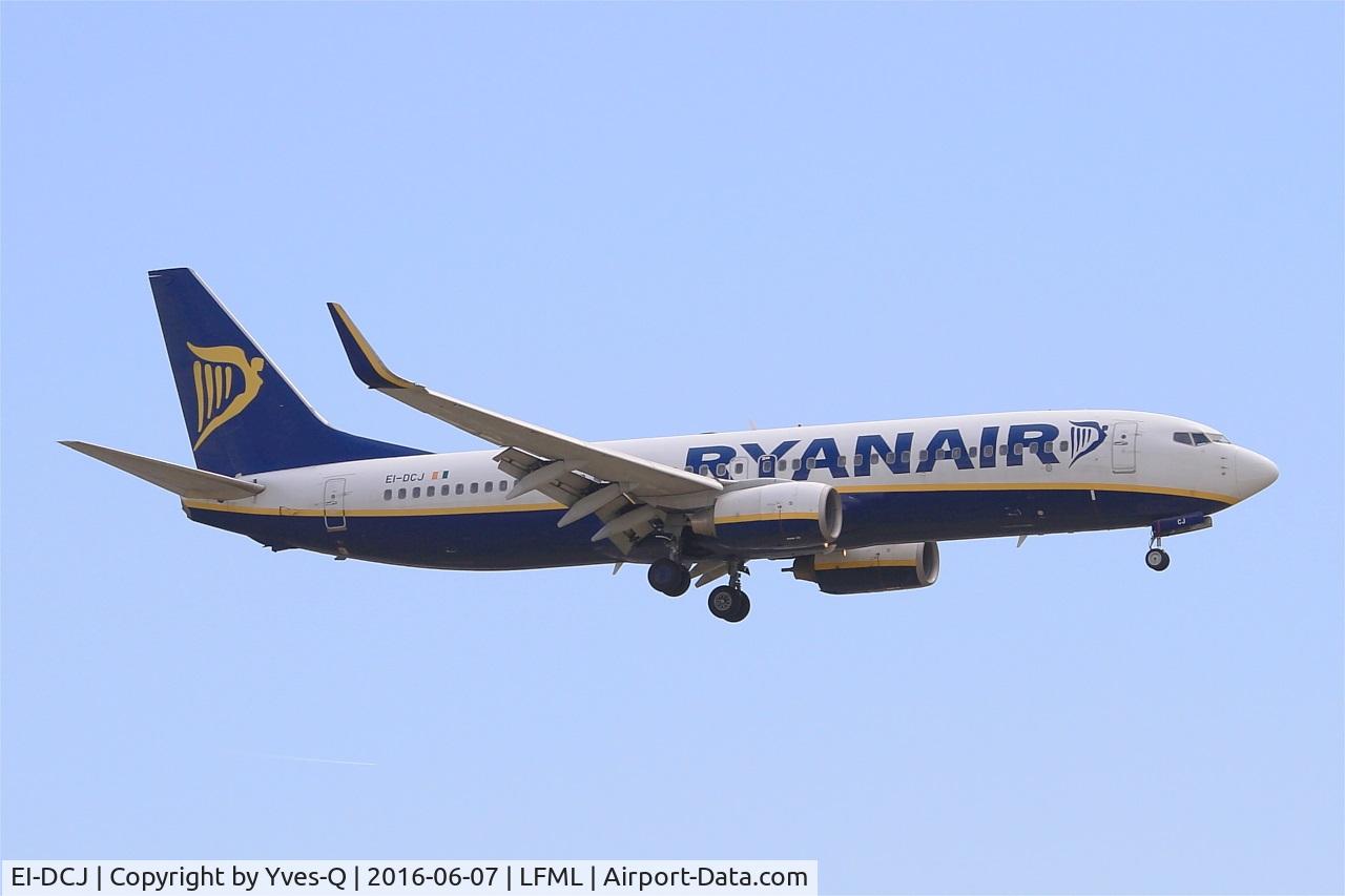 EI-DCJ, 2004 Boeing 737-8AS C/N 33564, Boeing 737-8AS, Short approach Rwy 31R, Marseille-Provence Airport (LFML-MRS)