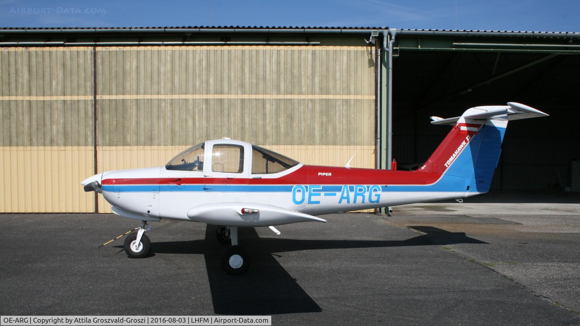 OE-ARG, Piper PA-38-112 Tomahawk Tomahawk C/N 38-81A0102, Fertoszentmiklós, Meidl-Airport, Hungary
