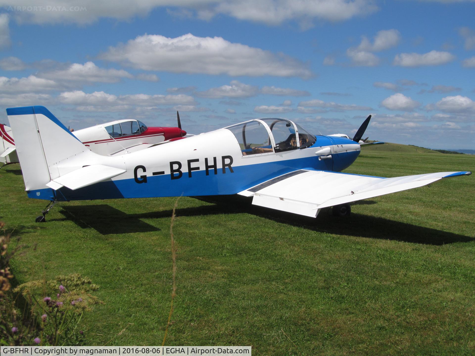 G-BFHR, 1966 CEA DR-220 2+2 C/N 30, robin a t fly in