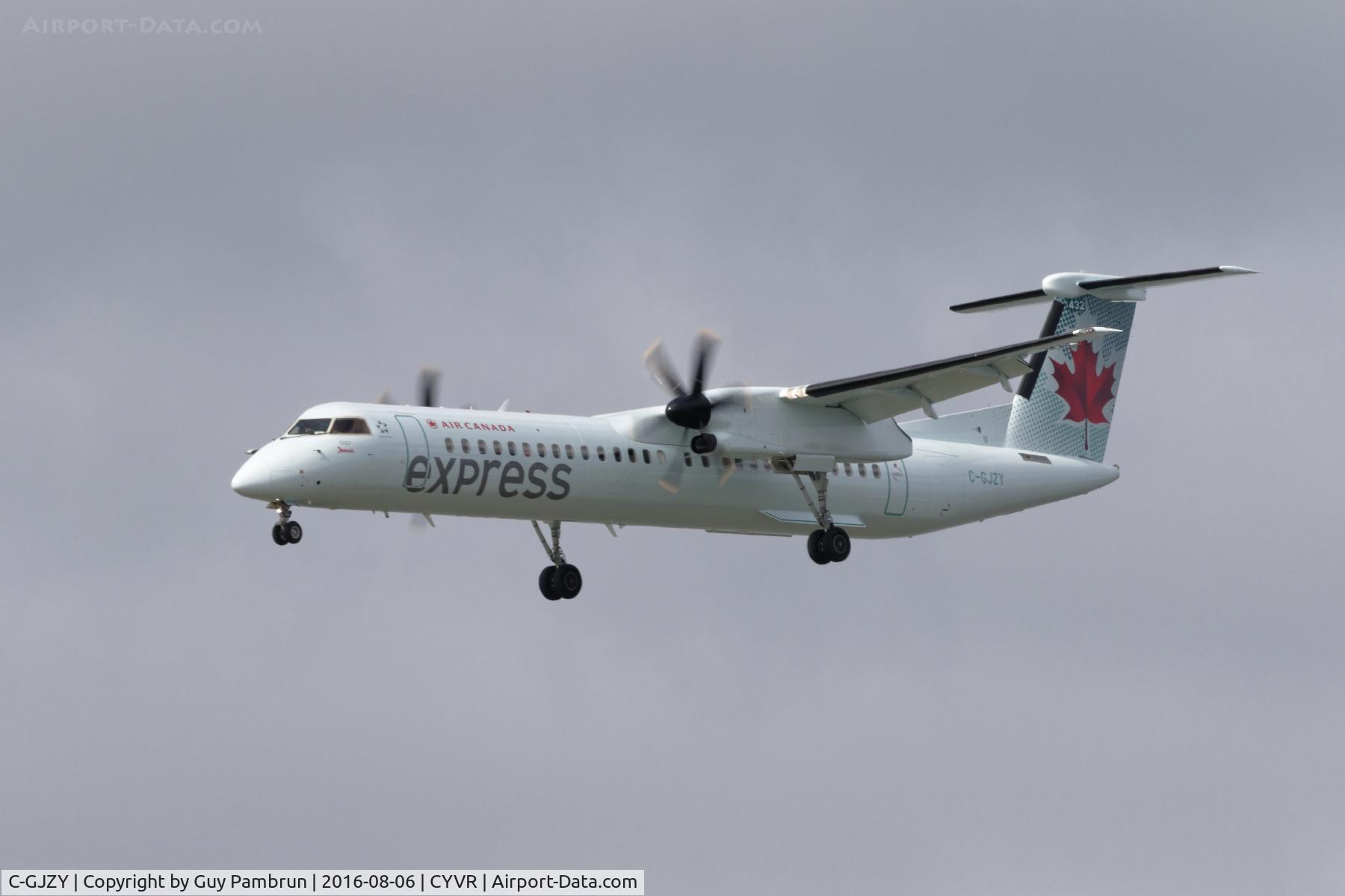 C-GJZY, 2016 De Havilland Canada DHC-8-402 Dash 8 C/N 4529, Landing