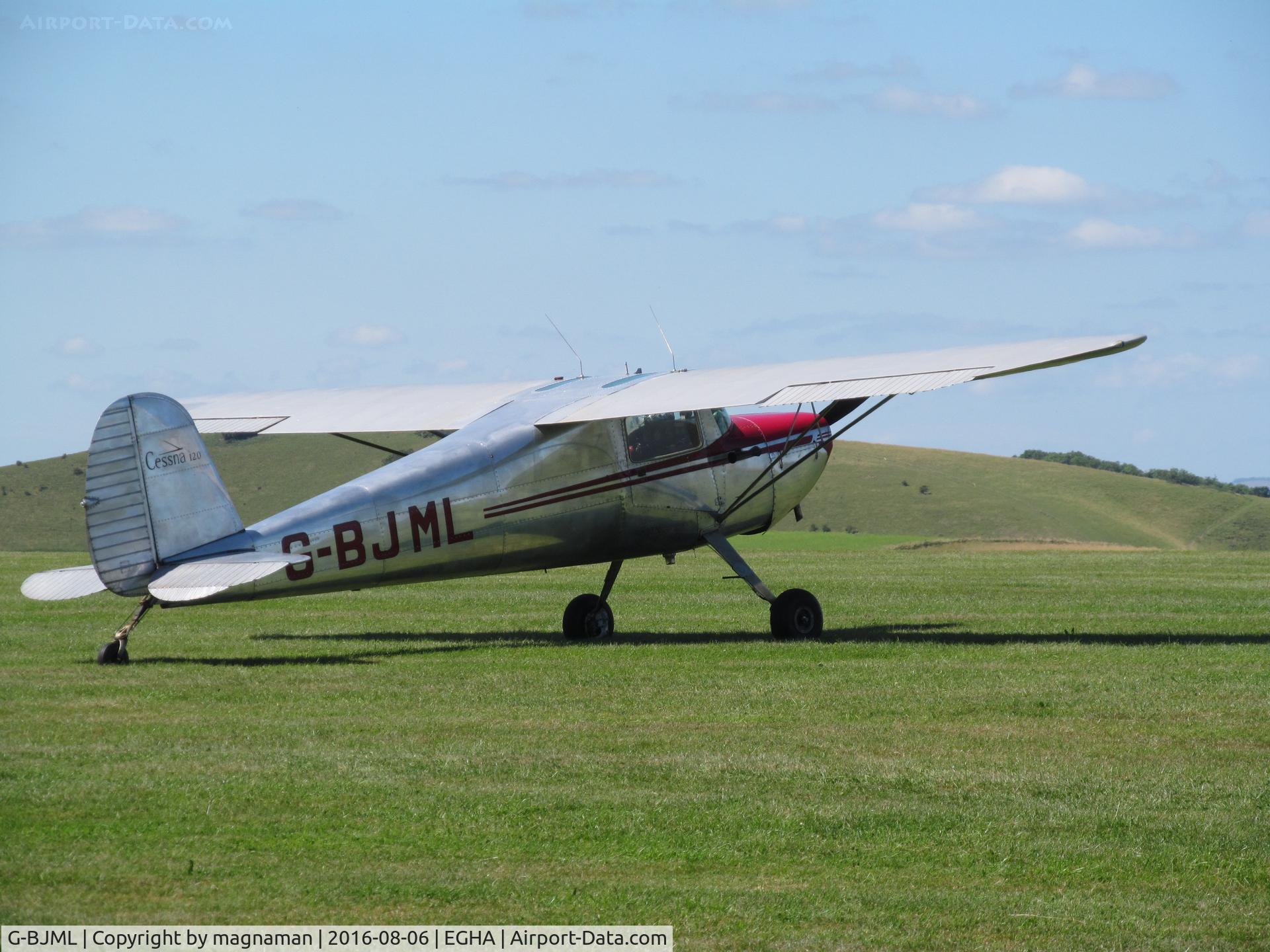 G-BJML, 1946 Cessna 120 C/N 10766, just like a luscombe