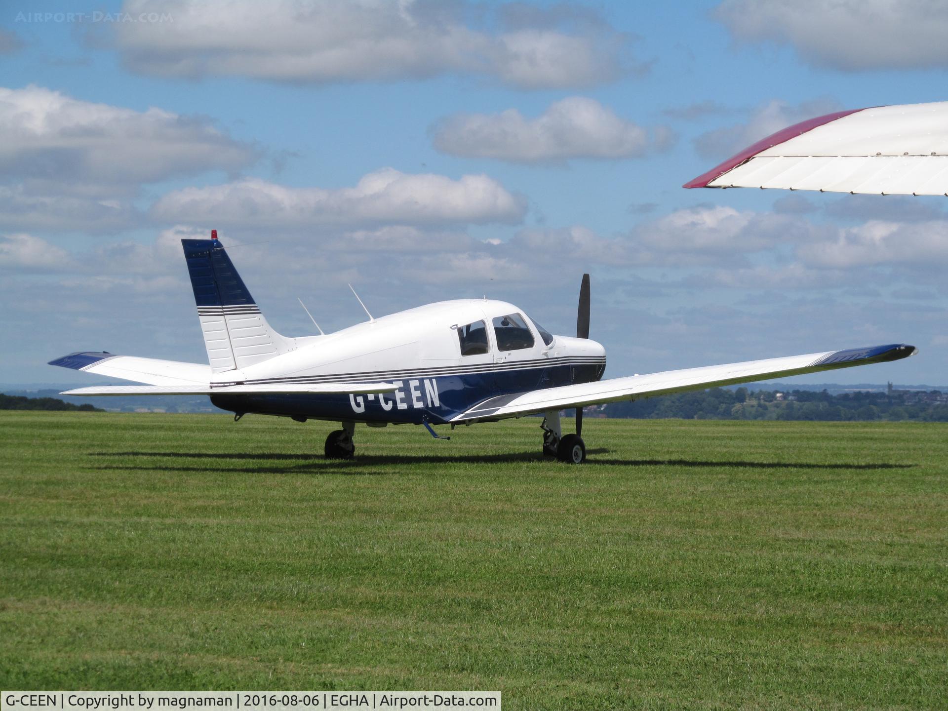 G-CEEN, 1990 Piper PA-28-161 Cadet C/N 2841293, old cherokee