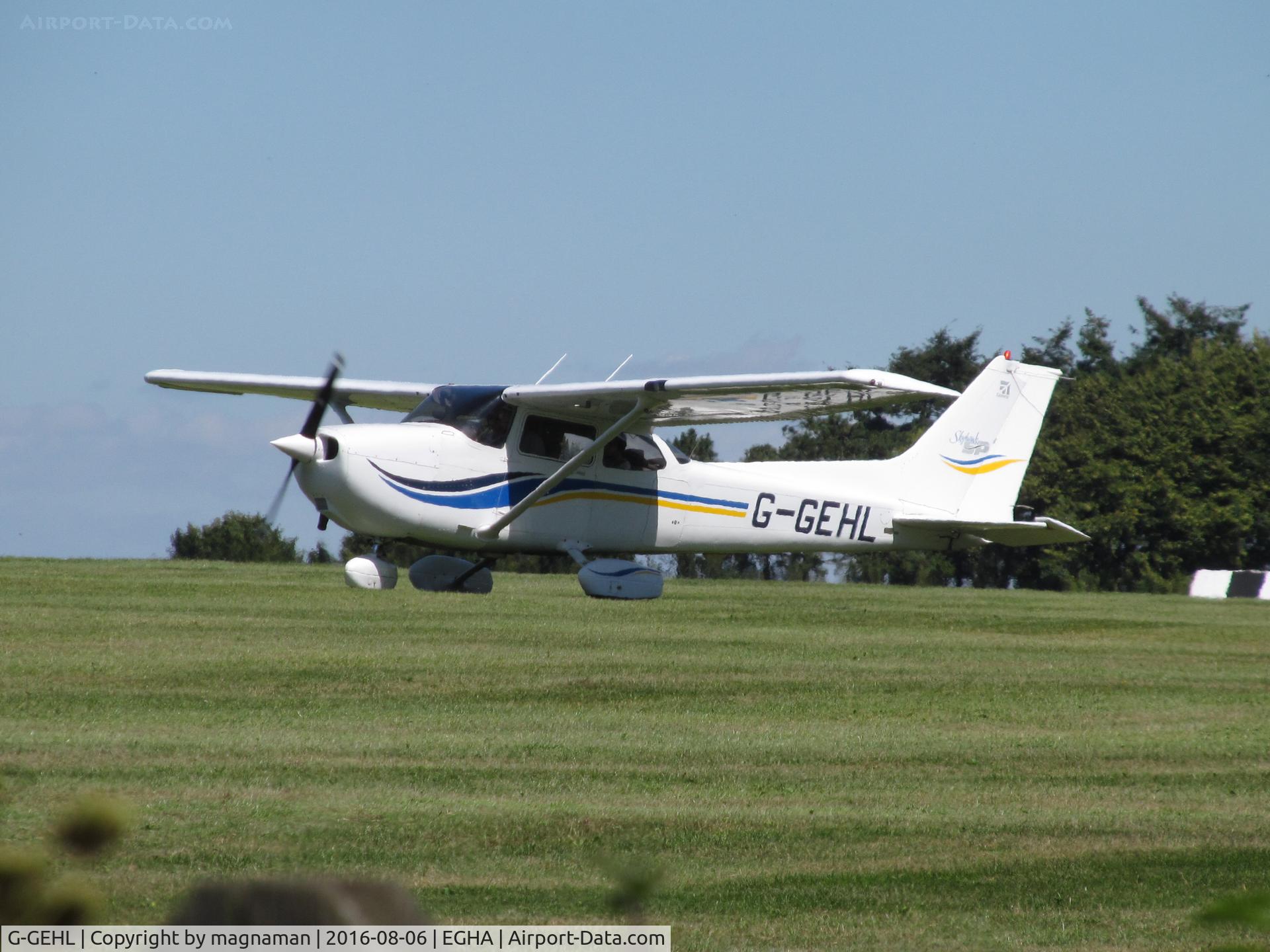 G-GEHL, 1999 Cessna 172S C/N 172S8324, leaving fly in