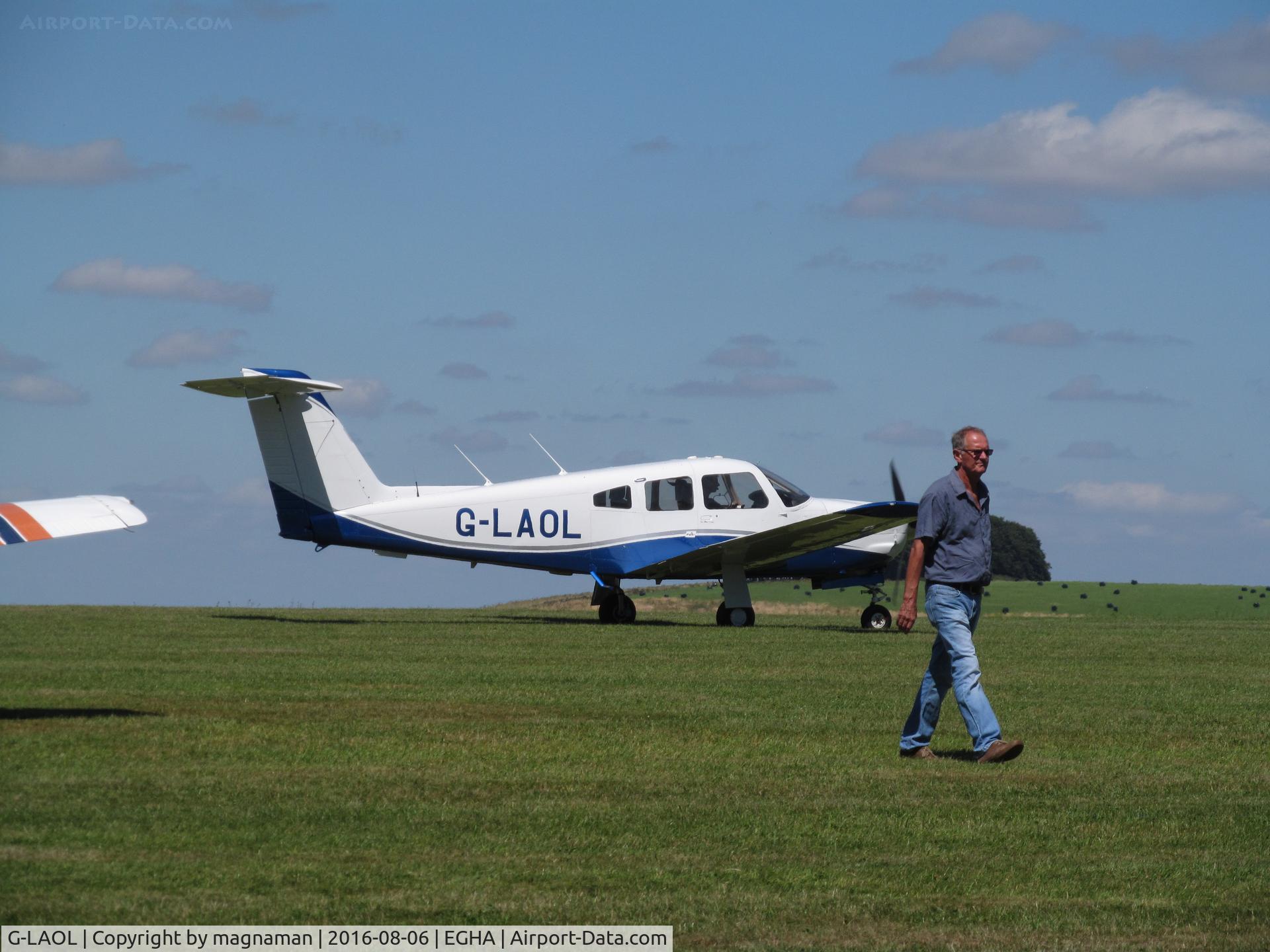 G-LAOL, 1979 Piper PA-28RT-201 Arrow IV C/N 28R-7918211, taxying to park