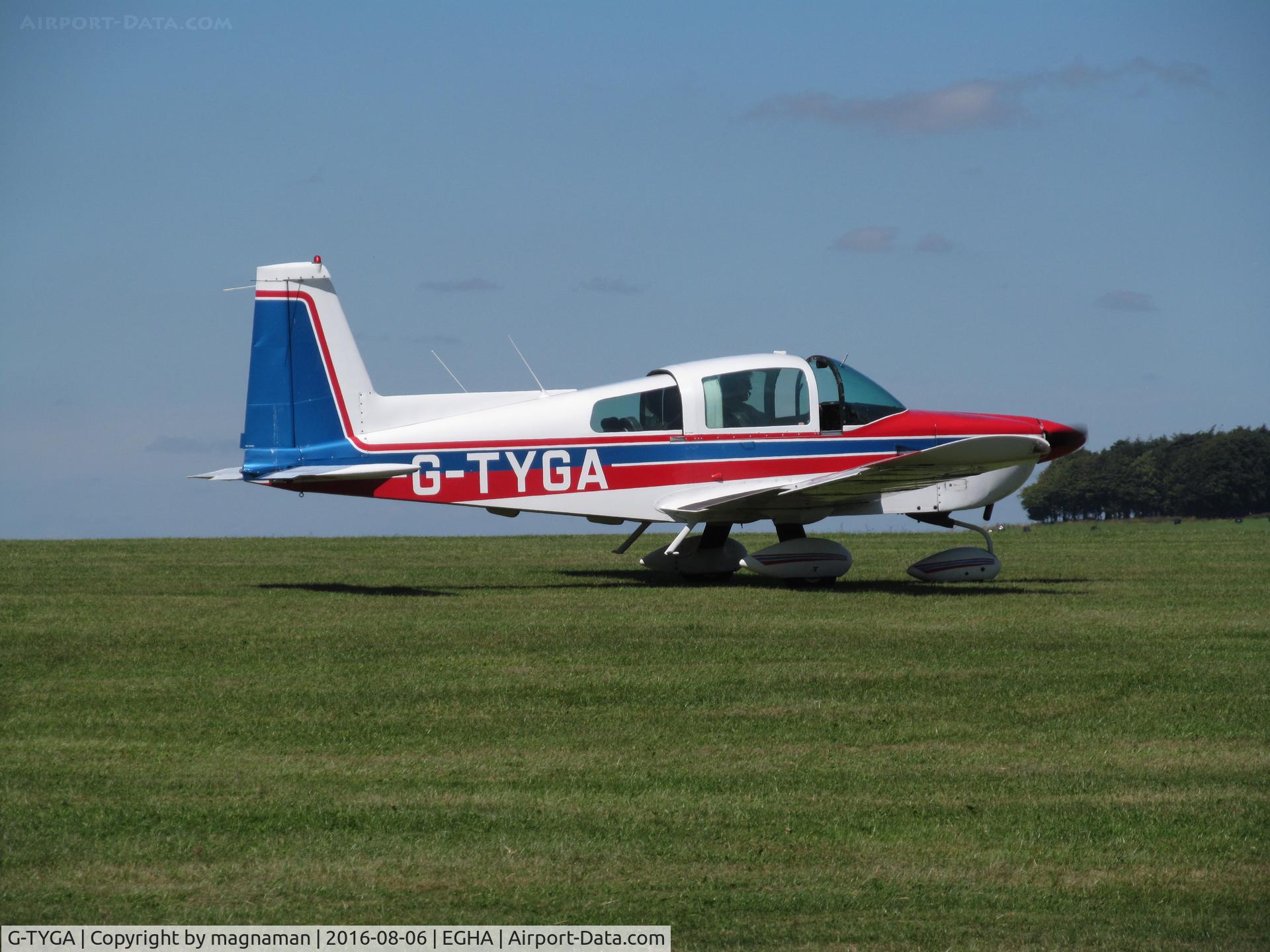 G-TYGA, 1979 Gulfstream American AA-5B Tiger C/N AA5B-1161, taxying to leave