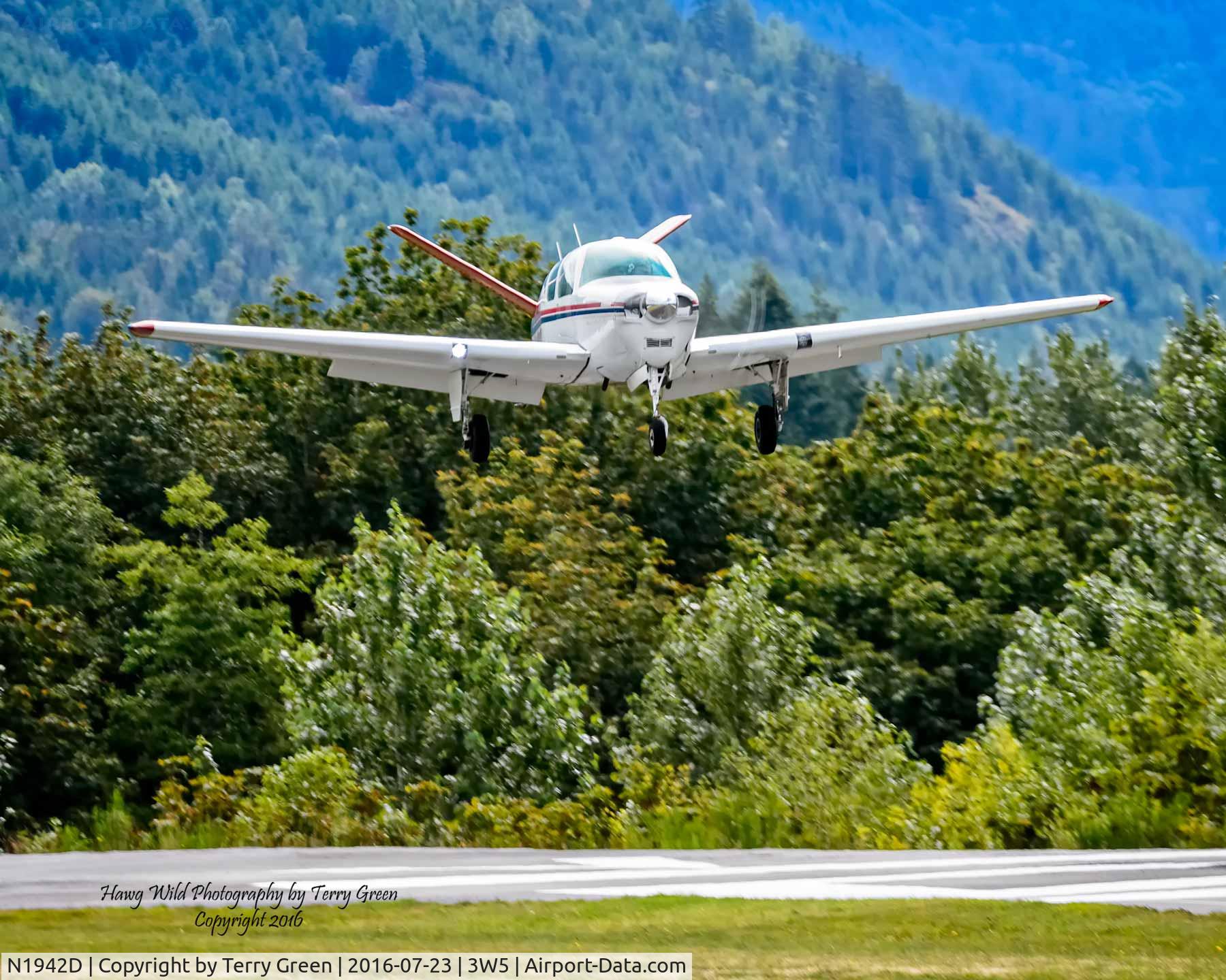 N1942D, 1952 Beech C35 Bonanza C/N D-3219, 2016 North Cascades Vintage Aircraft Museum Fly-In Mears Field 3W5 Concrete Washington