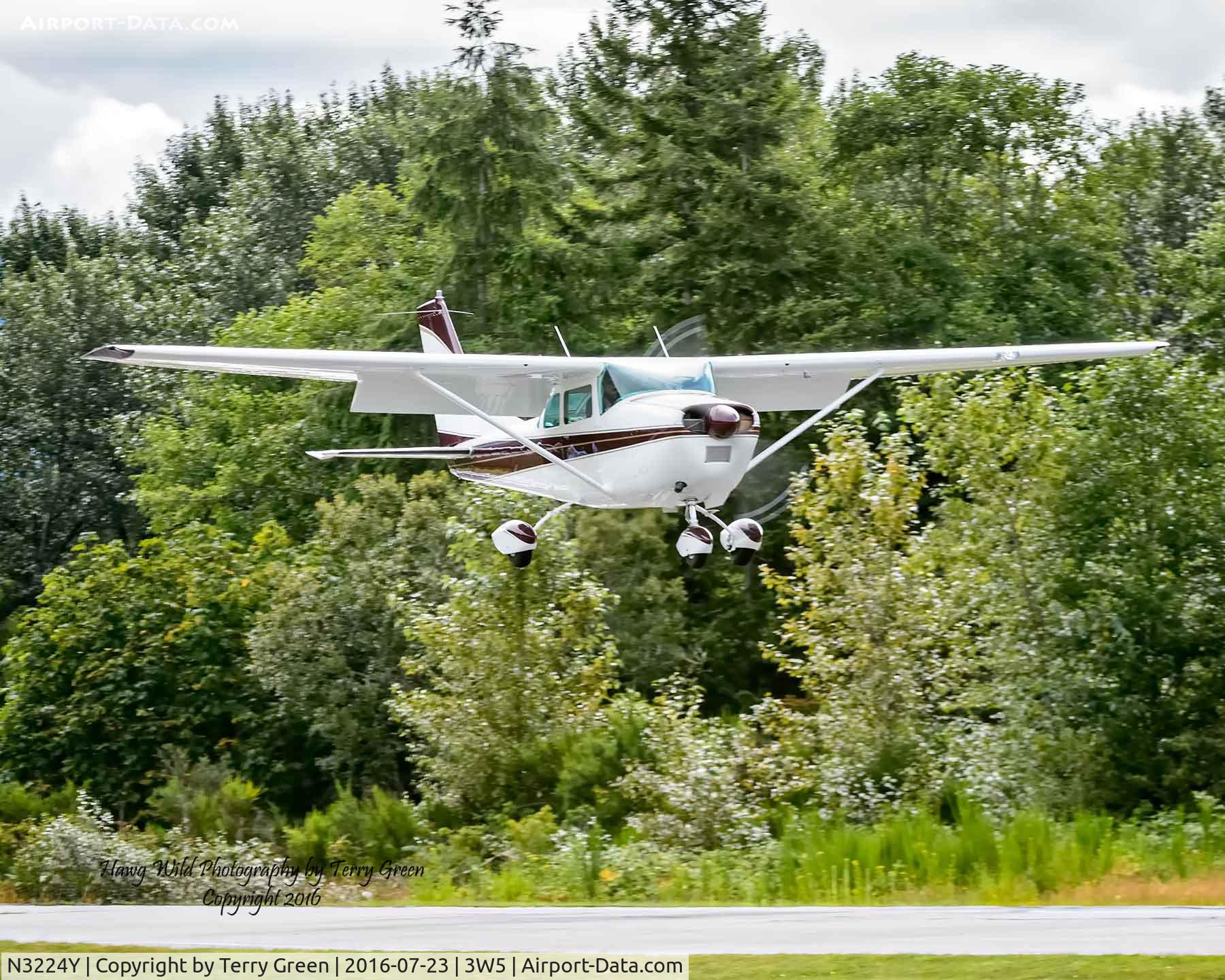 N3224Y, 1962 Cessna 182E Skylane C/N 18254224, 2016 North Cascades Vintage Aircraft Museum Fly-In Mears Field 3W5 Concrete Washington
