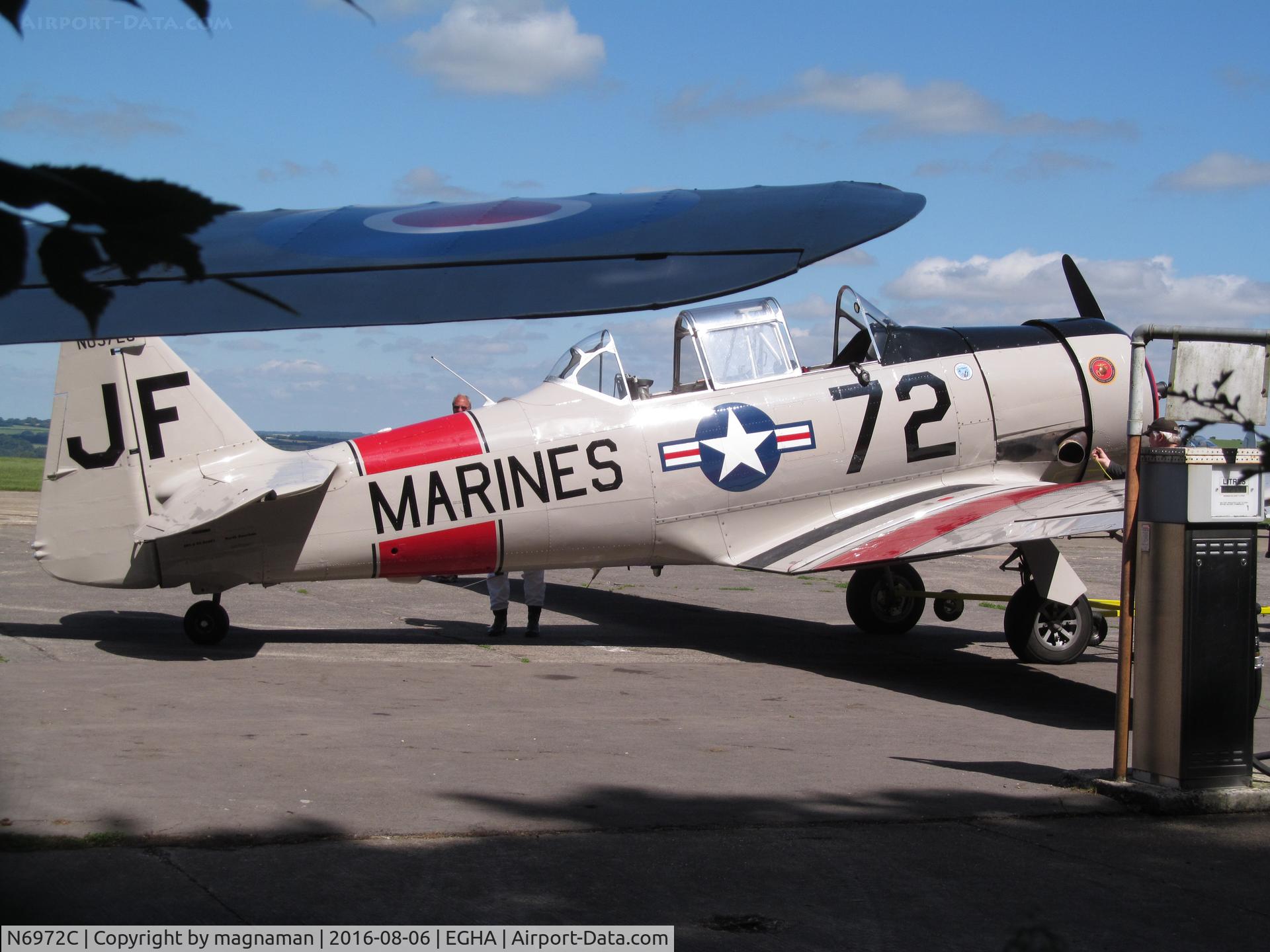 N6972C, 1946 North American SNJ-5 Texan Texan C/N 90680, refuelling