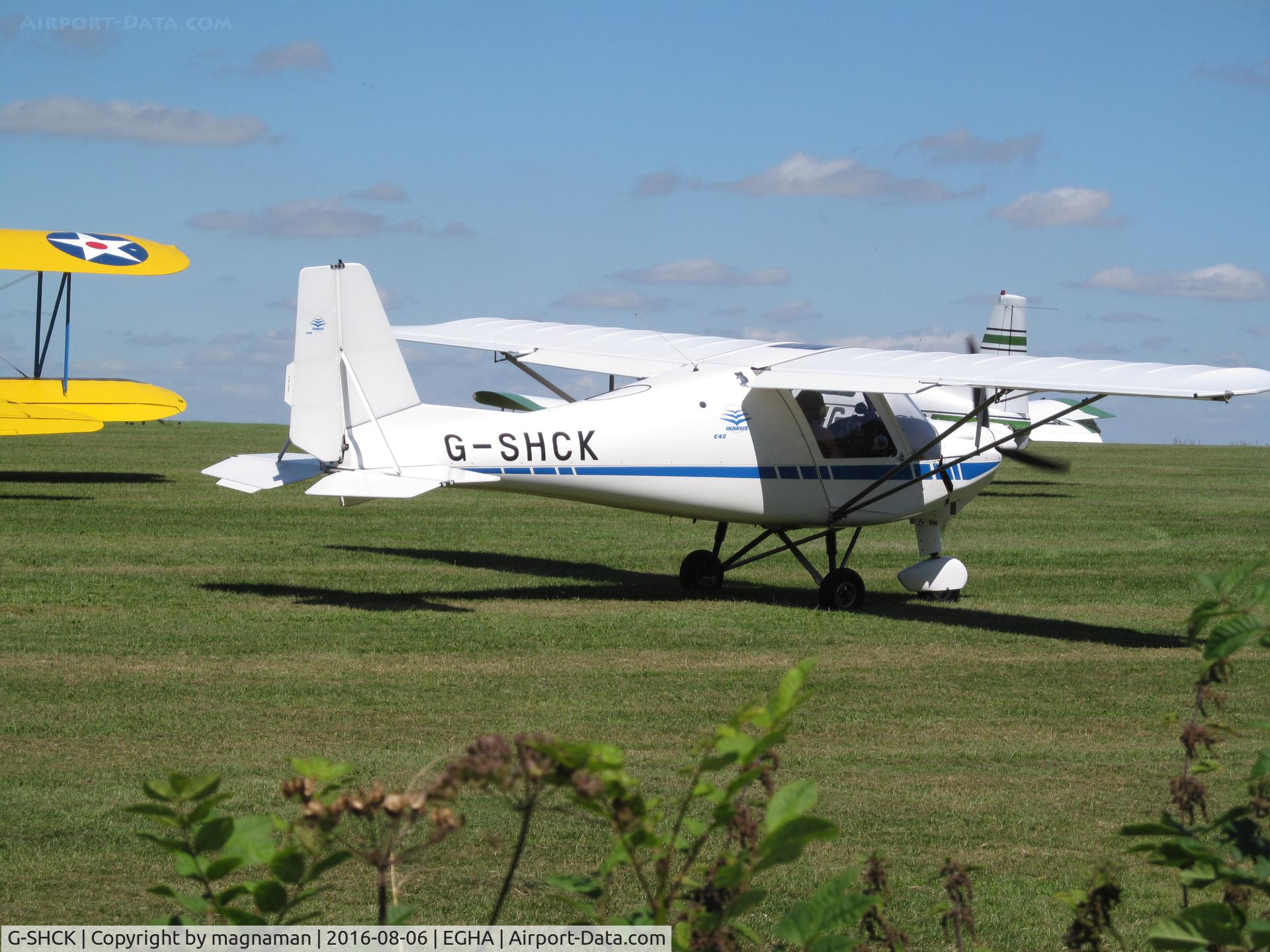 G-SHCK, 2015 Comco Ikarus C42 FB80 C/N 1510-7426, leaving