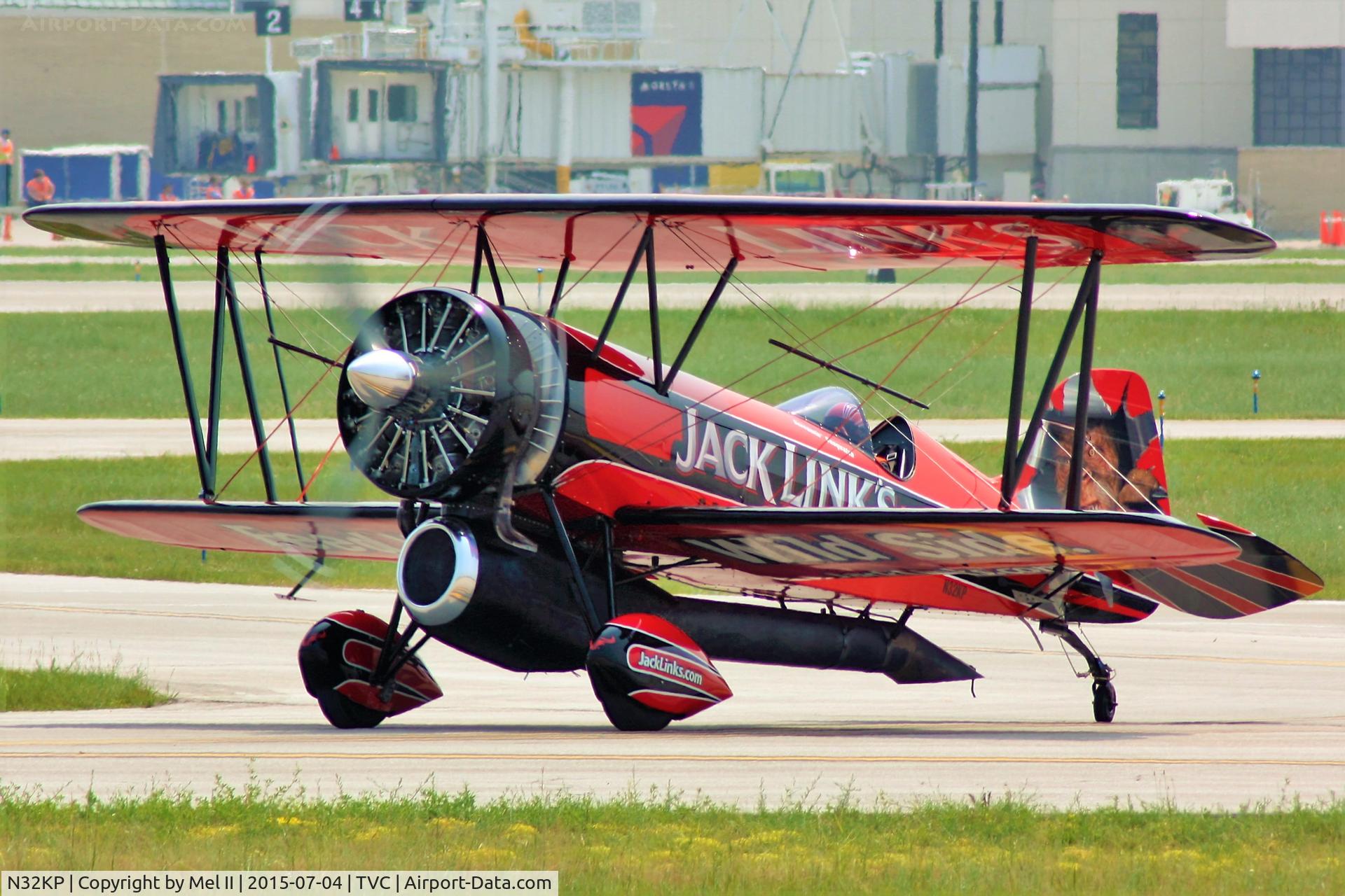 N32KP, 2013 Jet Waco ATO C/N 001, 2015 National Cherry Festival Air Show