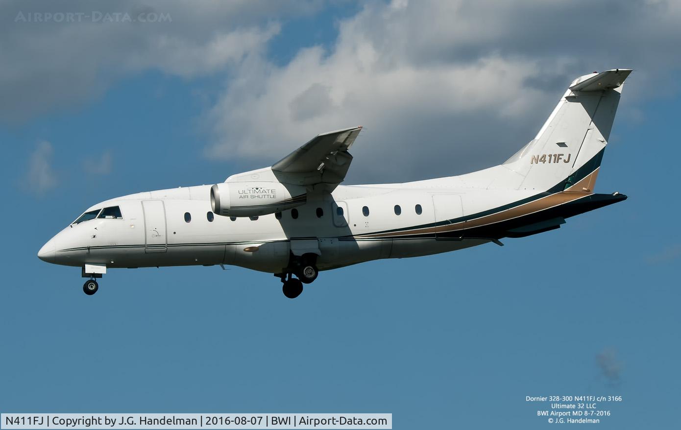 N411FJ, 2000 Fairchild Dornier 328-300 328JET C/N 3166, On final to 33L.