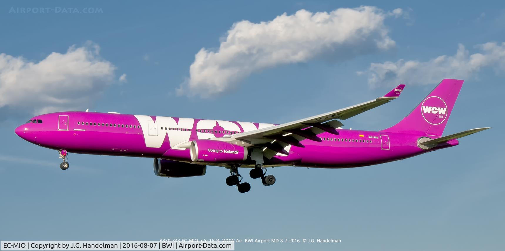 EC-MIO, 2015 Airbus A330-343 C/N 1624, On final to 33L.