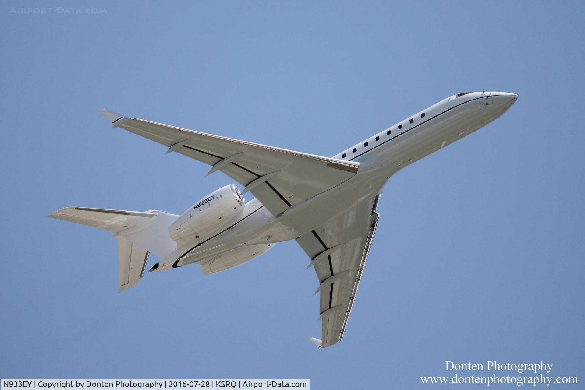 N933EY, 2000 Bombardier BD-700-1A10 Global Express C/N 9063, Bombardier Global 5000 (N933EY) departs Sarasota-Bradenton International Airport