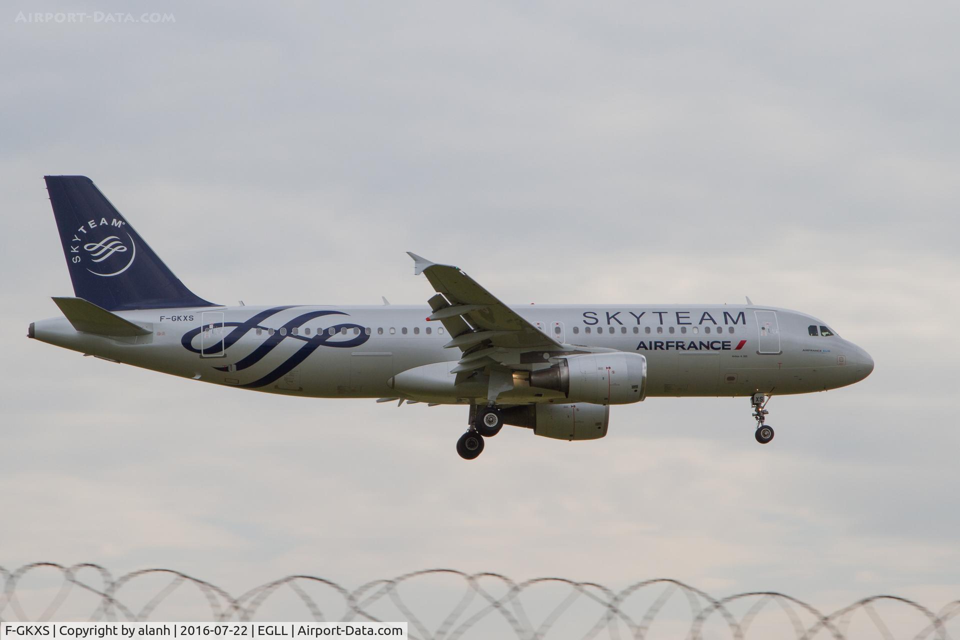 F-GKXS, 2009 Airbus A320-214 C/N 3825, In Skyteam livery