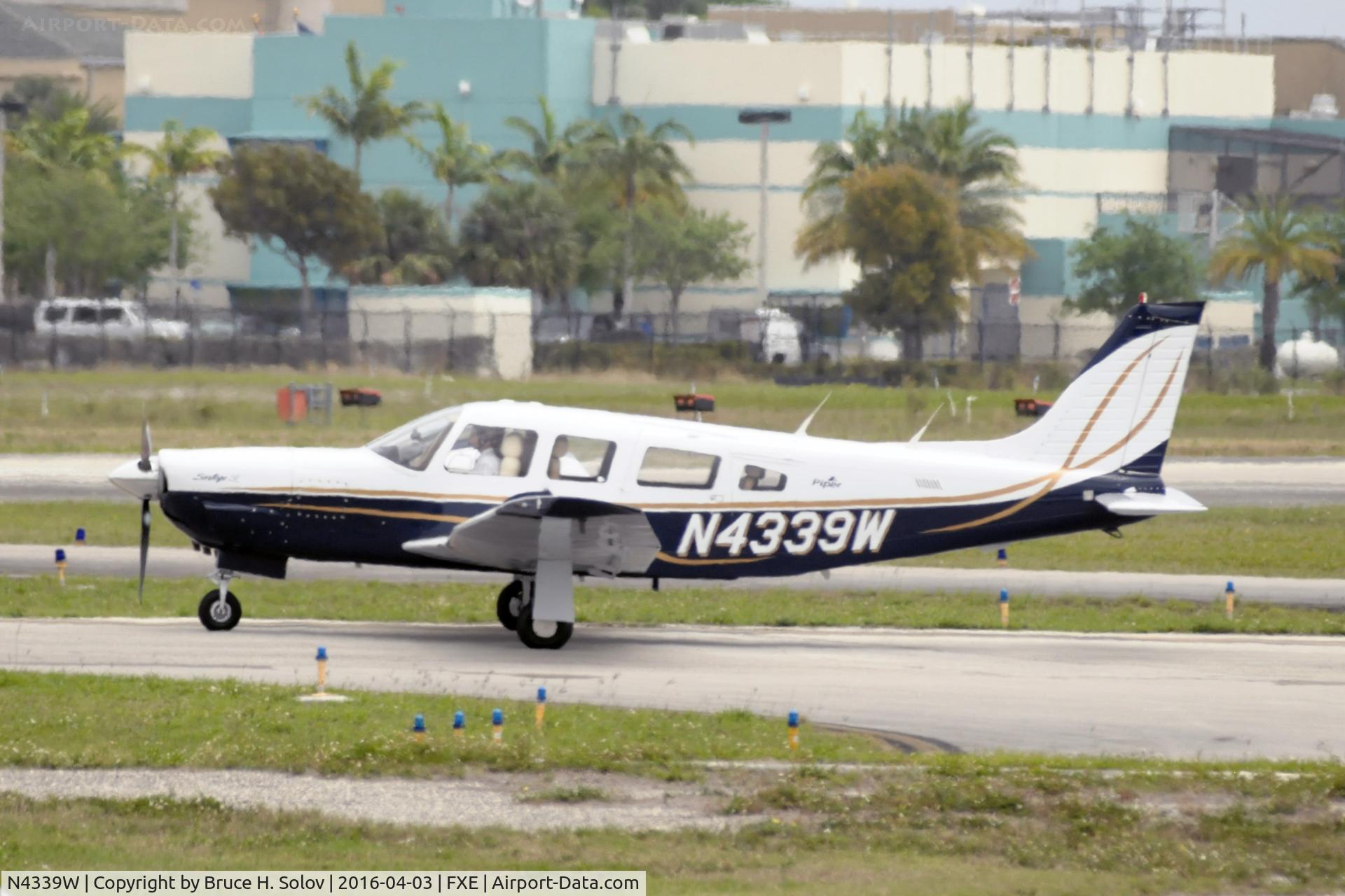 N4339W, 1983 Piper PA-32R-301 Saratoga C/N 32R-8413008, Waiting for departure