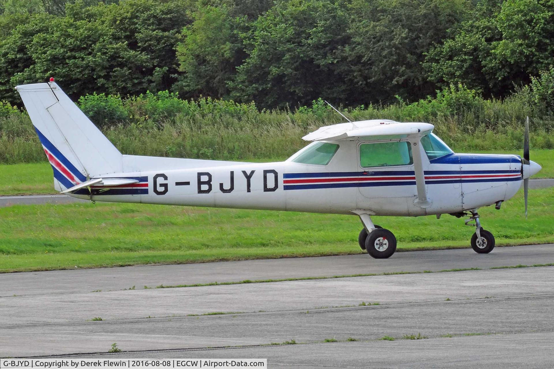 G-BJYD, 1982 Reims F152 C/N 1915, F152, Welshpool based, seen aprked up.