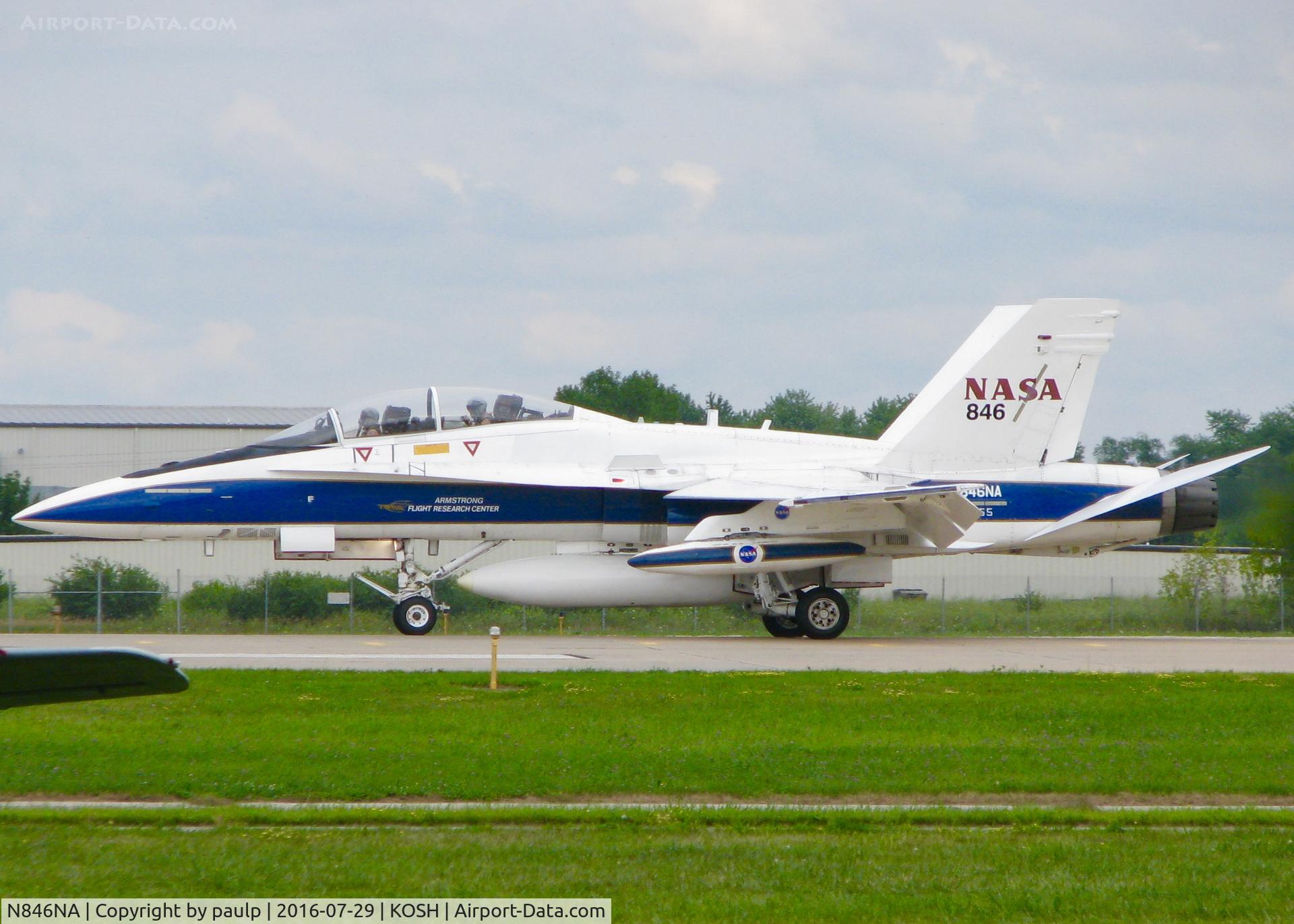 N846NA, McDonnell Douglas F/A-18B Hornet C/N 23, AirVenture 2016.