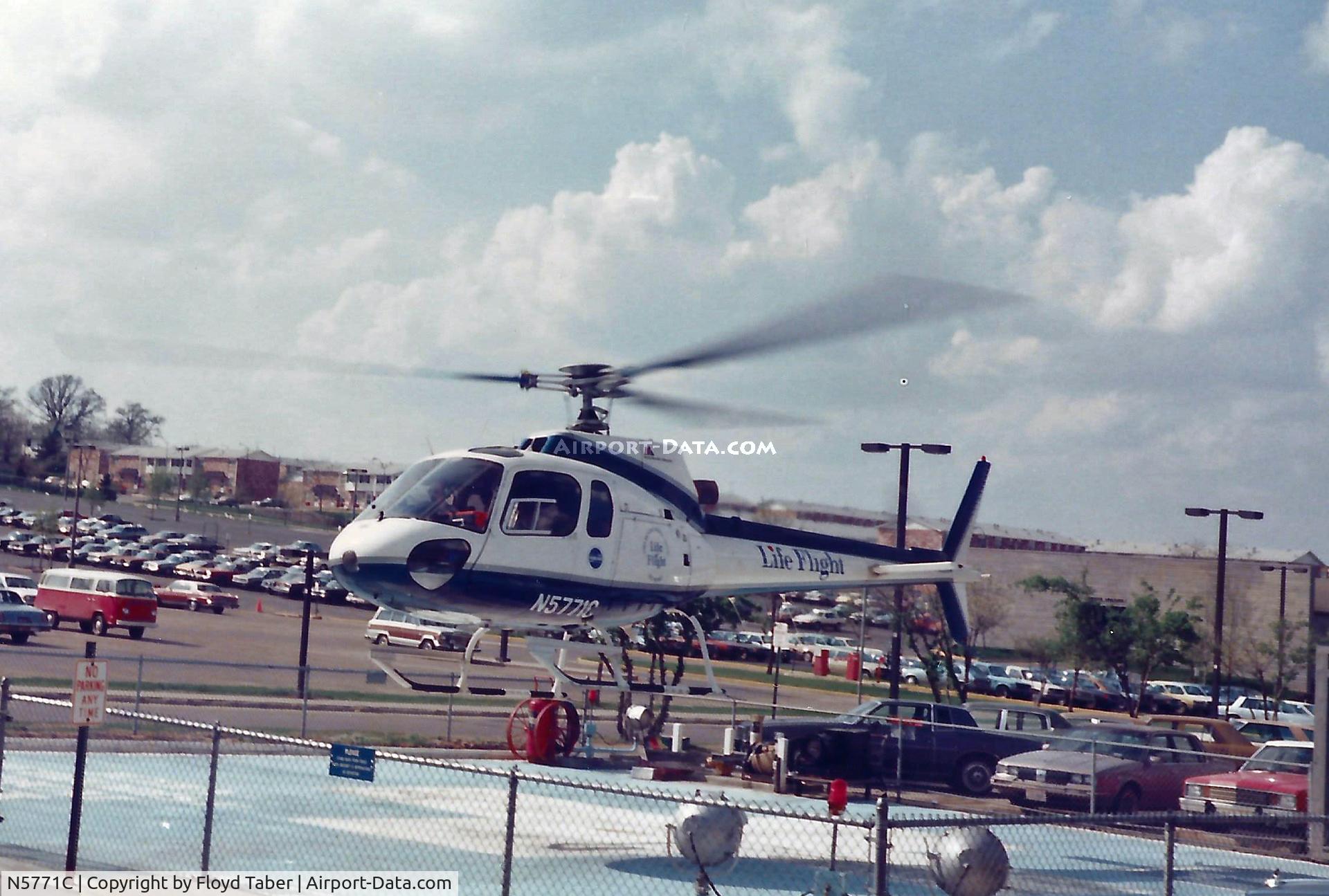 N5771C, 1980 Aerospatiale AS-350B Ecureuil C/N 1369, Leaving Mercy Hospital Heliport