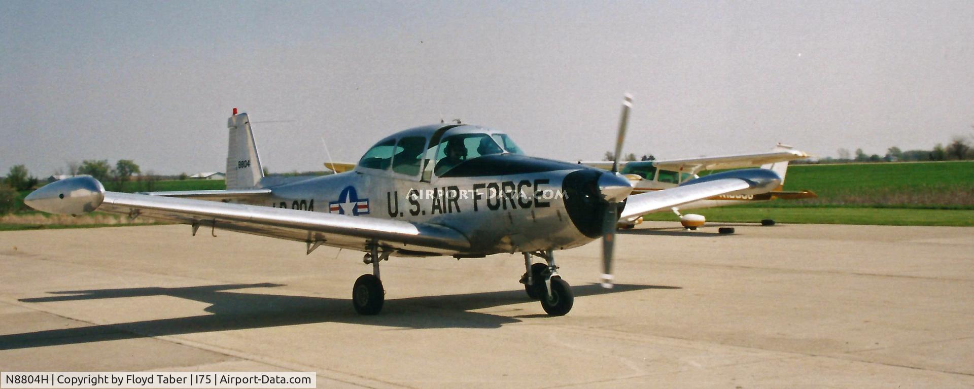 N8804H, 1947 North American NAVION C/N NAV-4-804, N8804H departing I75