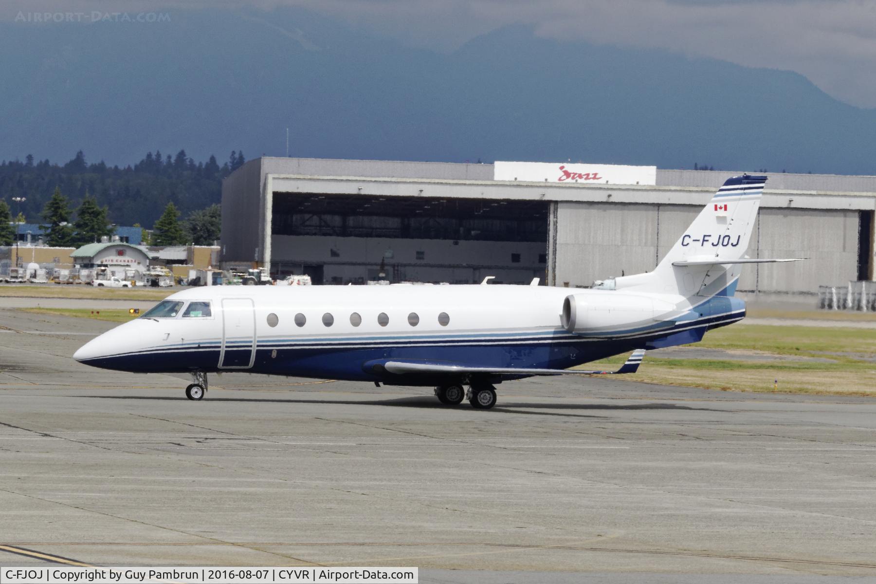 C-FJOJ, 2006 Israel Aircraft Industries Gulfstream 200 C/N 143, Departing