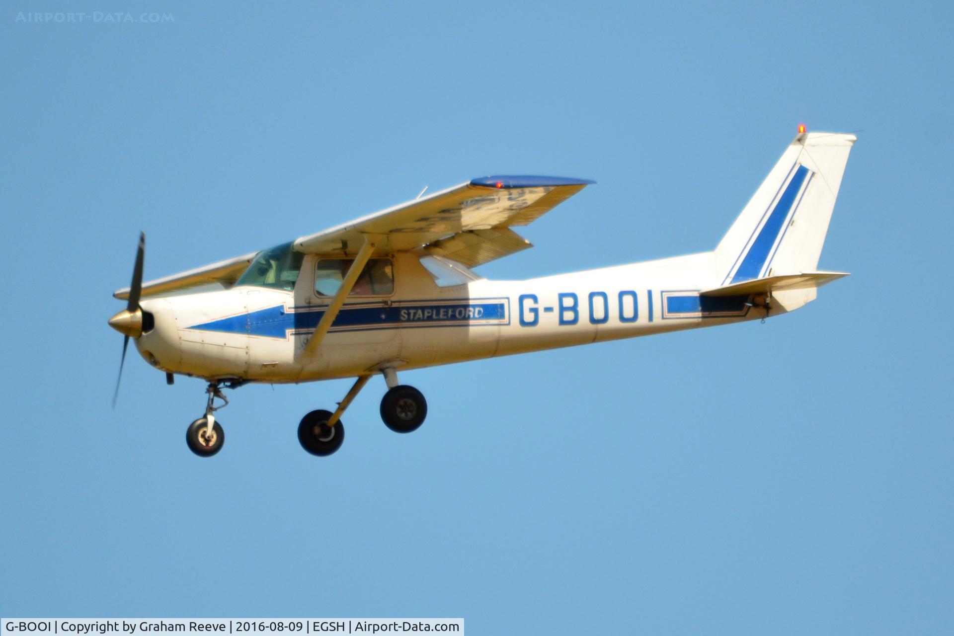 G-BOOI, Cessna 152 C/N 152-80751, Landing at Norwich.
