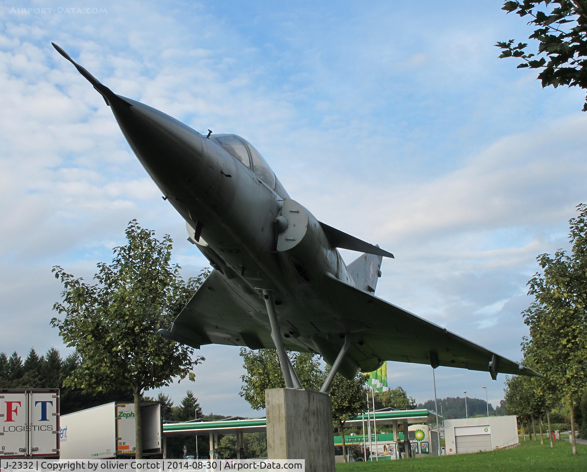 J-2332, Dassault (F+W Emmen) Mirage IIIS C/N 17-26-129/1031, on the highway to Payerne