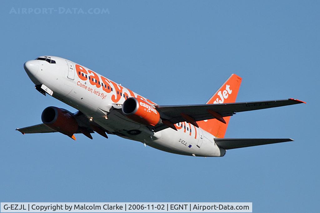 G-EZJL, 2002 Boeing 737-73V C/N 30247, Boeing 737-73V on approach to 25, Newcastle Airport, November 2nd 2006.
