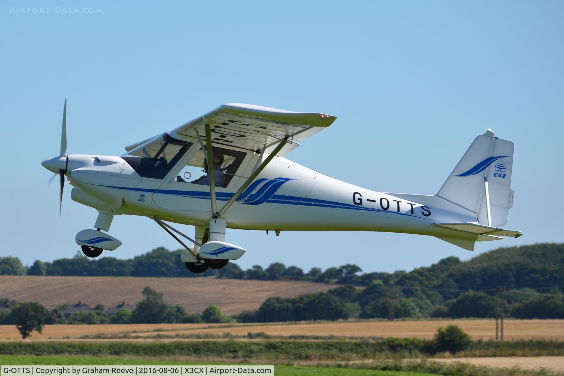 G-OTTS, 2014 Comco Ikarus C42 FB100 Bravo C/N 1407-7346, Departing from Northrepps.