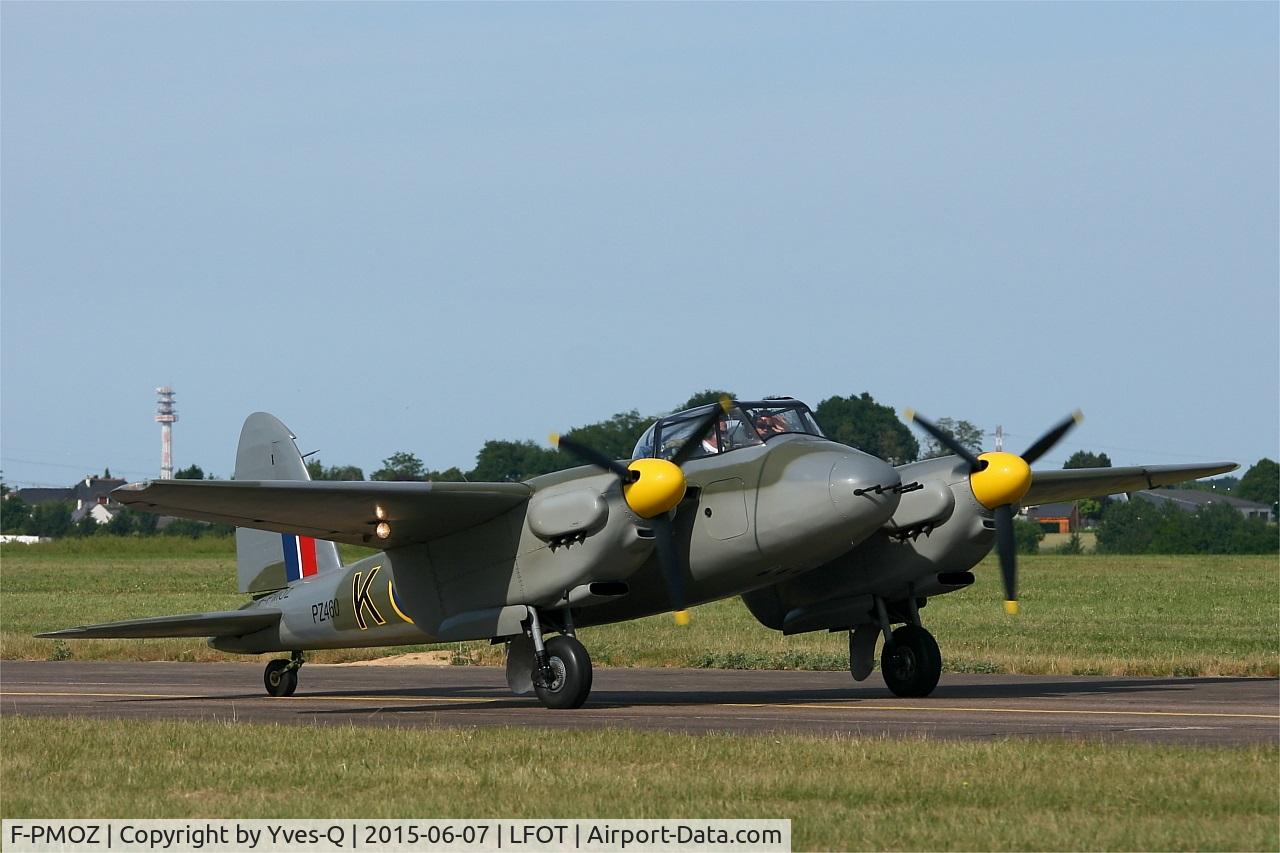 F-PMOZ, De Havilland (BBC) DH-98 Mosquito Replica C/N 1, De Havilland (BBC) DH-98 Mosquito (replica), Taxiing to parking area, Tours - St Symphorien Air Base 705 (LFOT-TUF) Open day 2015