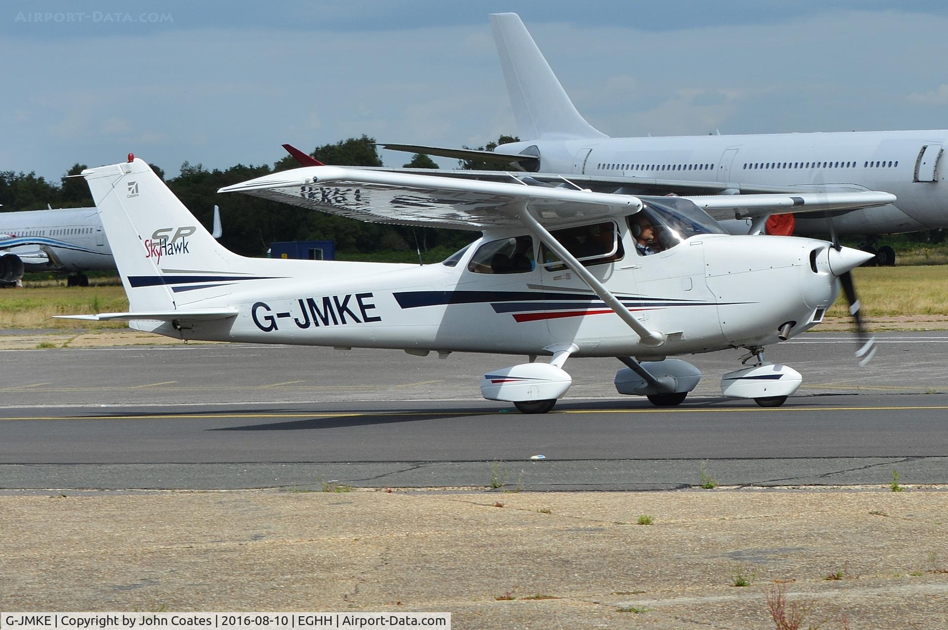 G-JMKE, 2002 Cessna 172S Skyhawk SP C/N 172S9248, Taxiing to depart