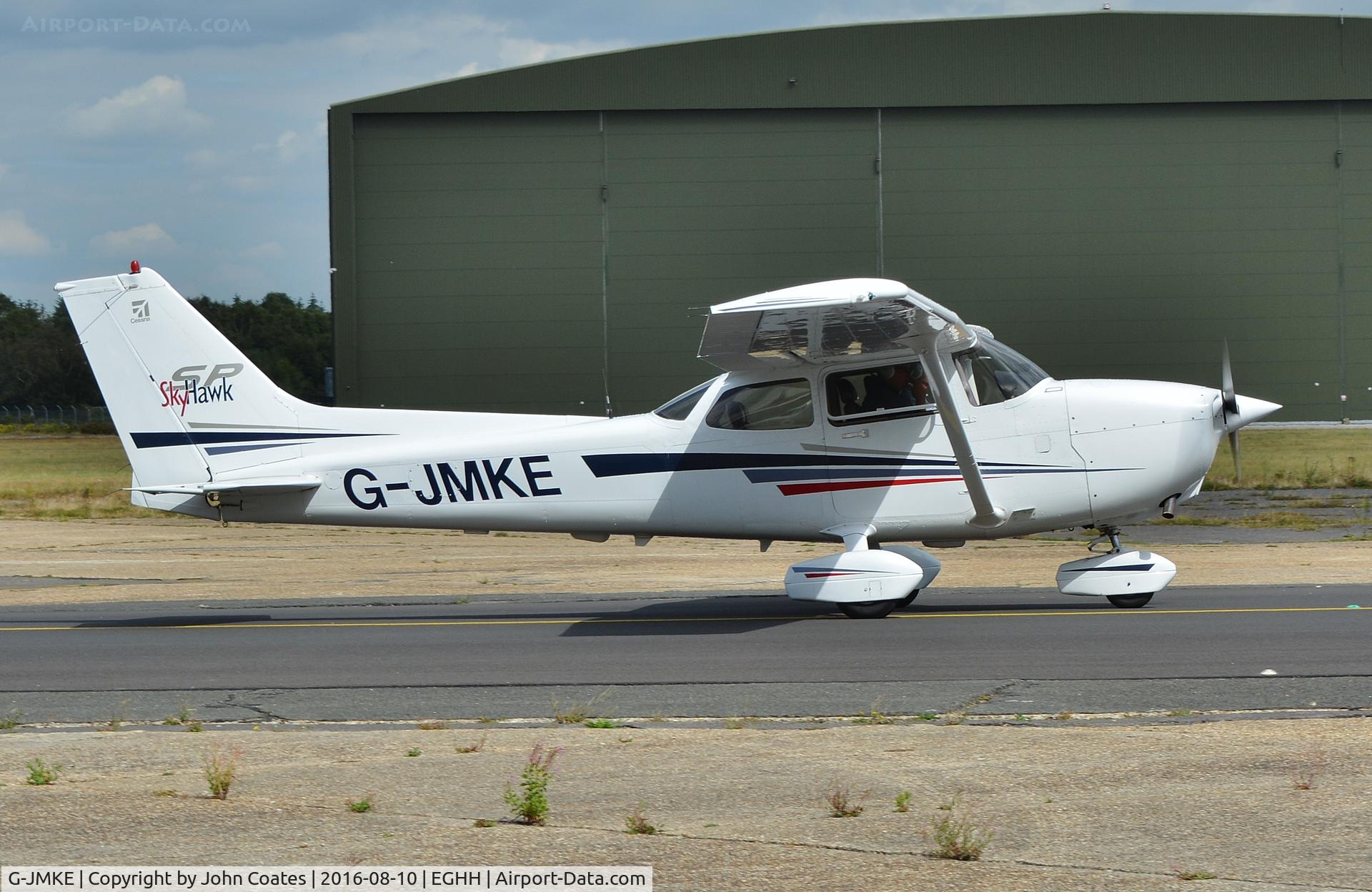 G-JMKE, 2002 Cessna 172S Skyhawk SP C/N 172S9248, Departing from Bliss Avn
