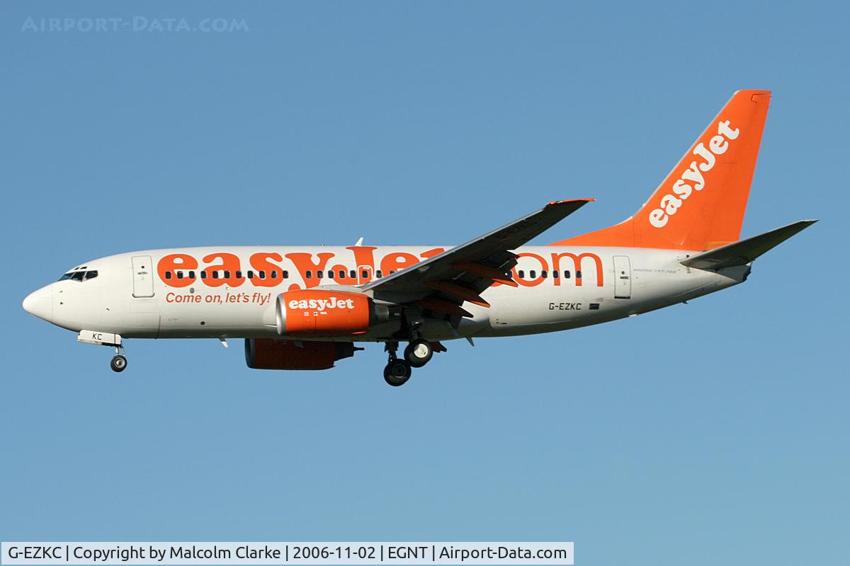 G-EZKC, 2004 Boeing 737-73V C/N 32424, Boeing 737-73V on approach to 25 at Newcastle Airport, November 2nd 2006.
