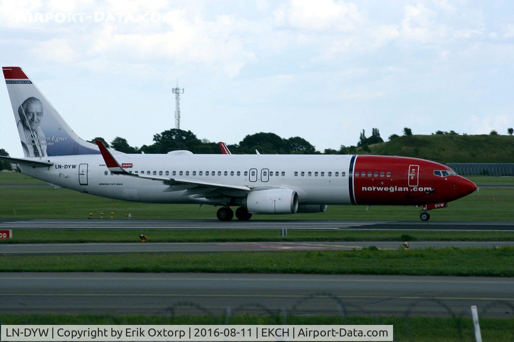 LN-DYW, 2011 Boeing 737-8JP C/N 39010, LN-DYW taking off rw 22R
