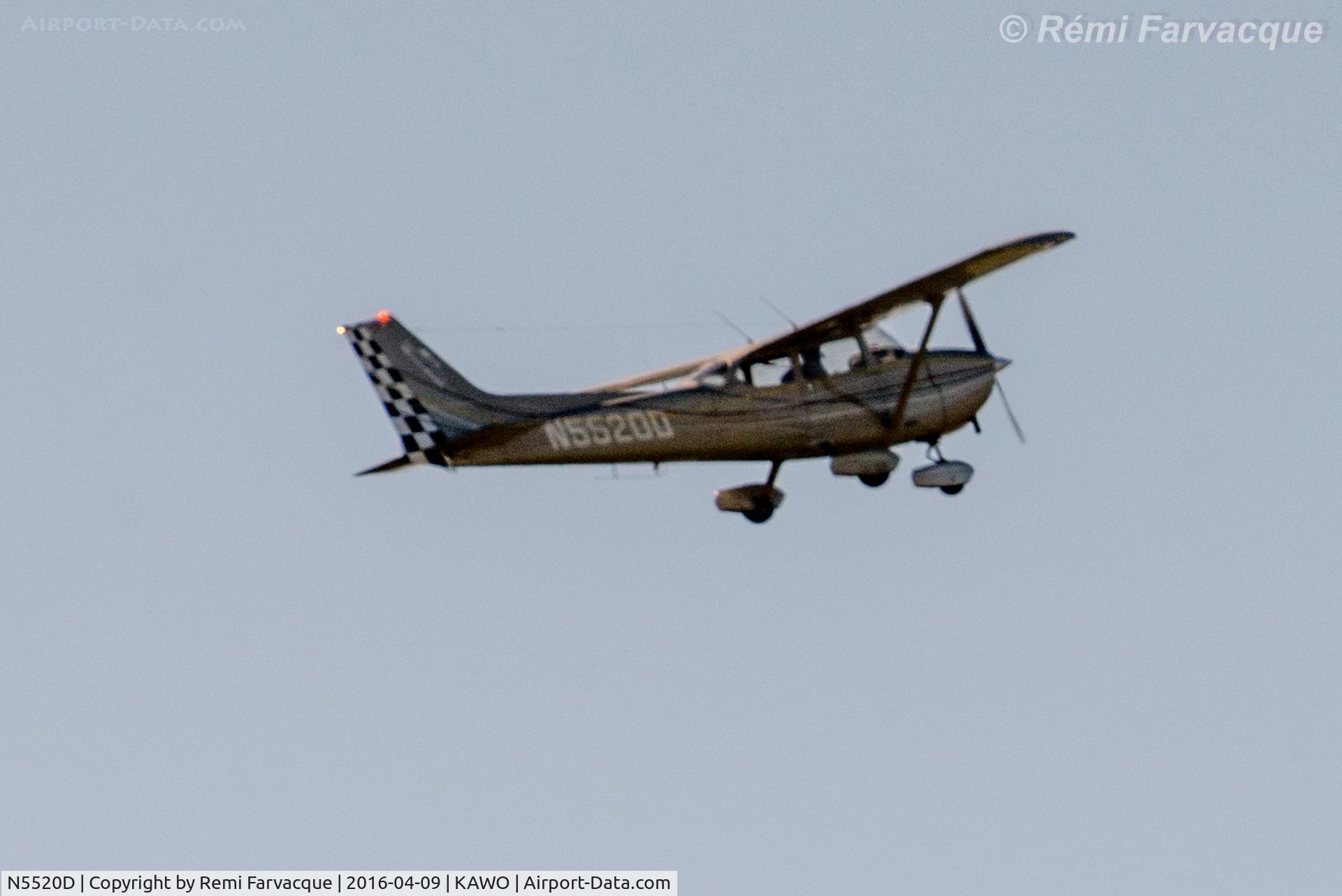 N5520D, 1979 Cessna 172N C/N 17272591, Fly-by over runway